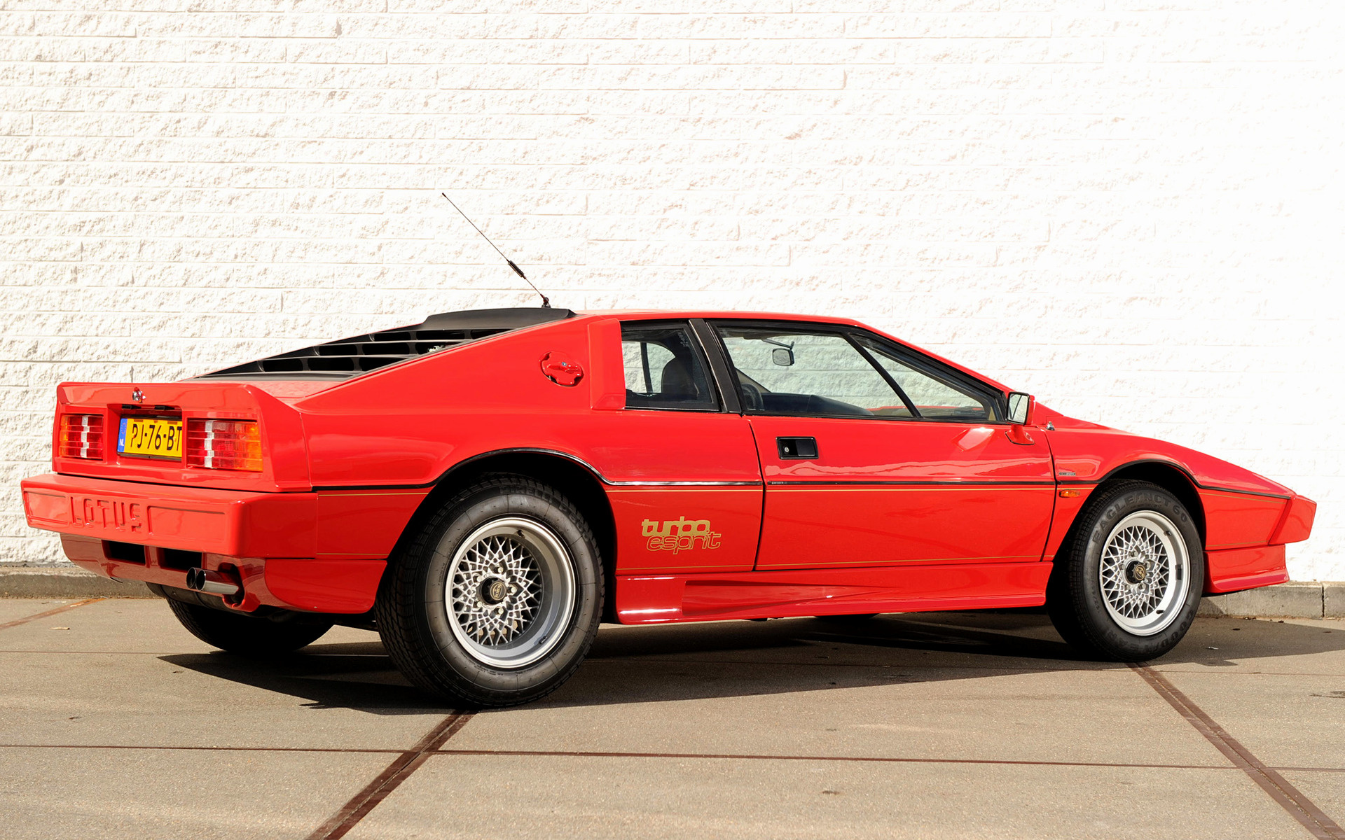 Lotus Esprit Wallpapers