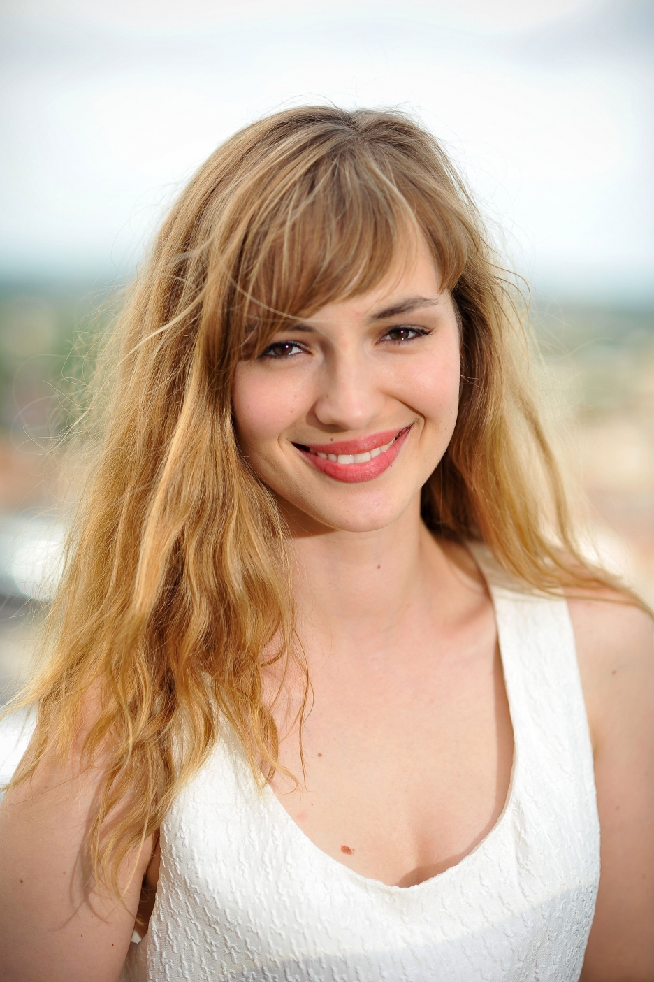 Louise Bourgoin Wallpapers