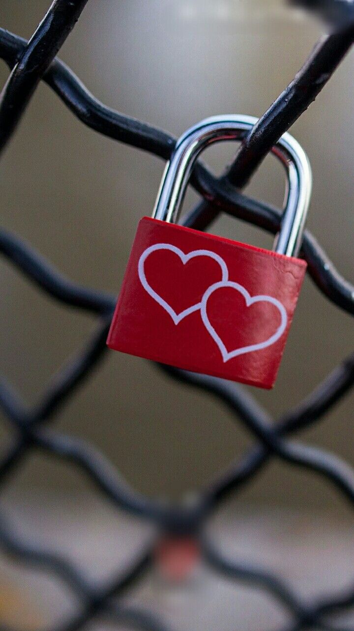 Love Lock Screen Wallpapers