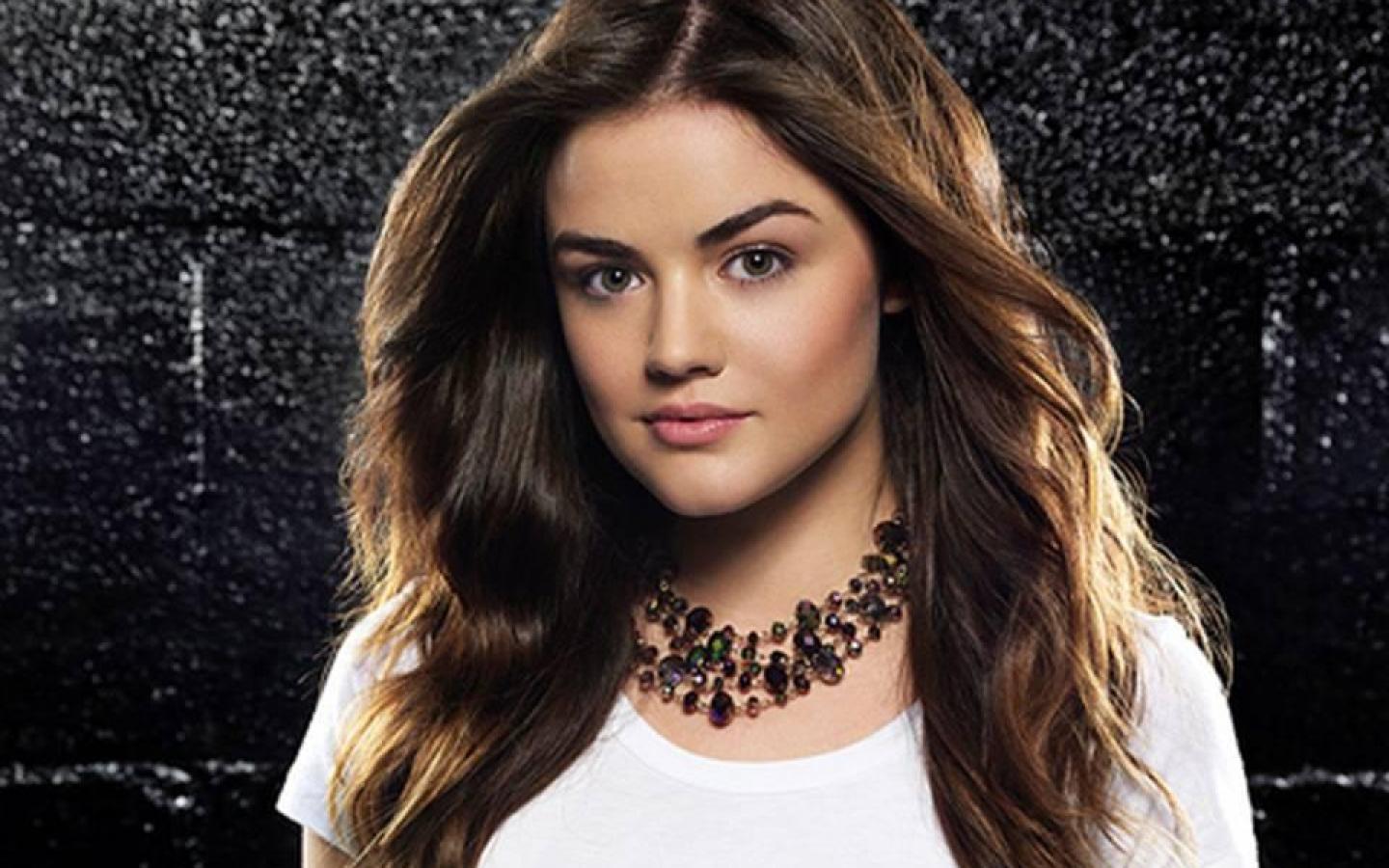 Lucy Hale Bustle Wallpapers