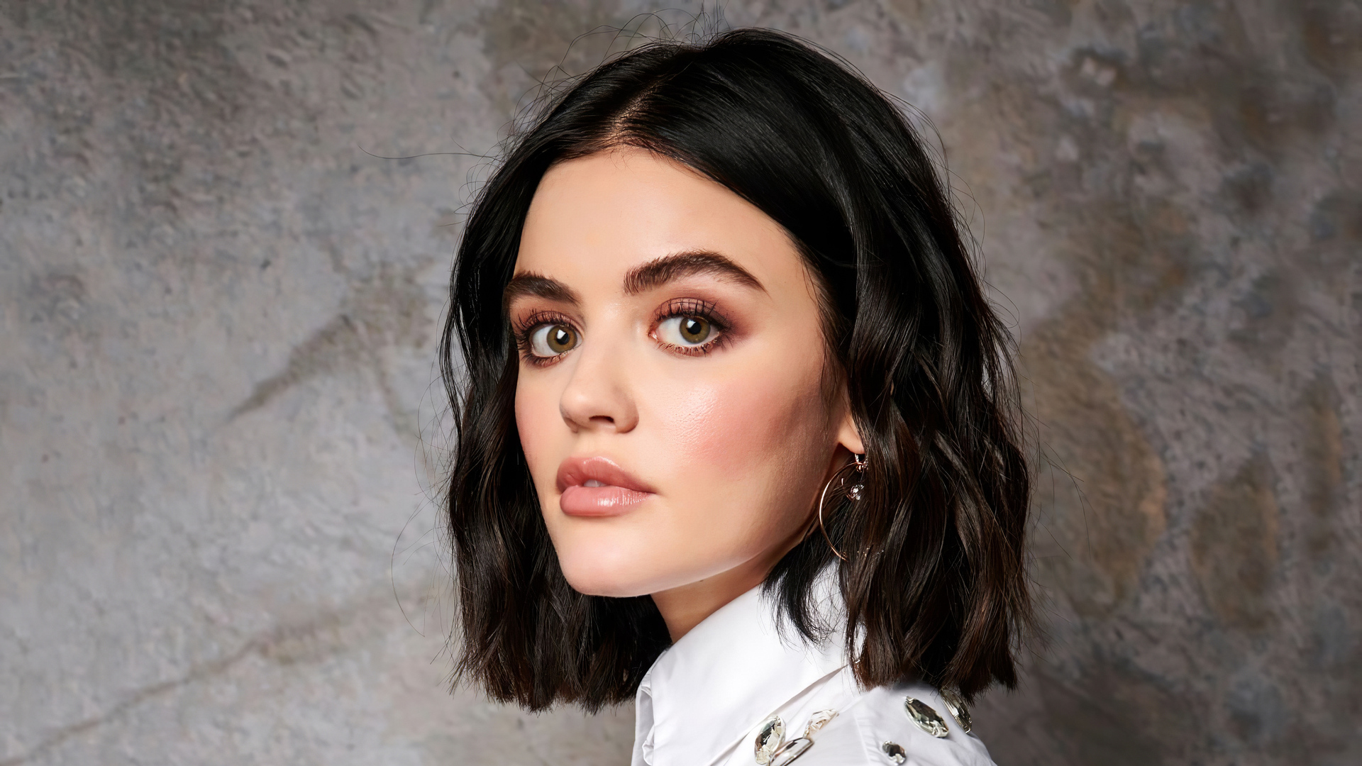 Lucy Hale Face Wallpapers