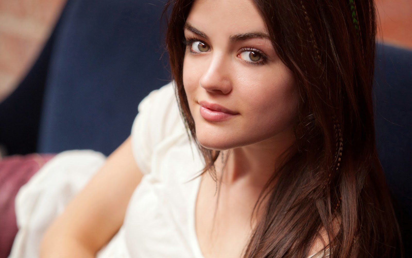 Lucy Hale Face Wallpapers