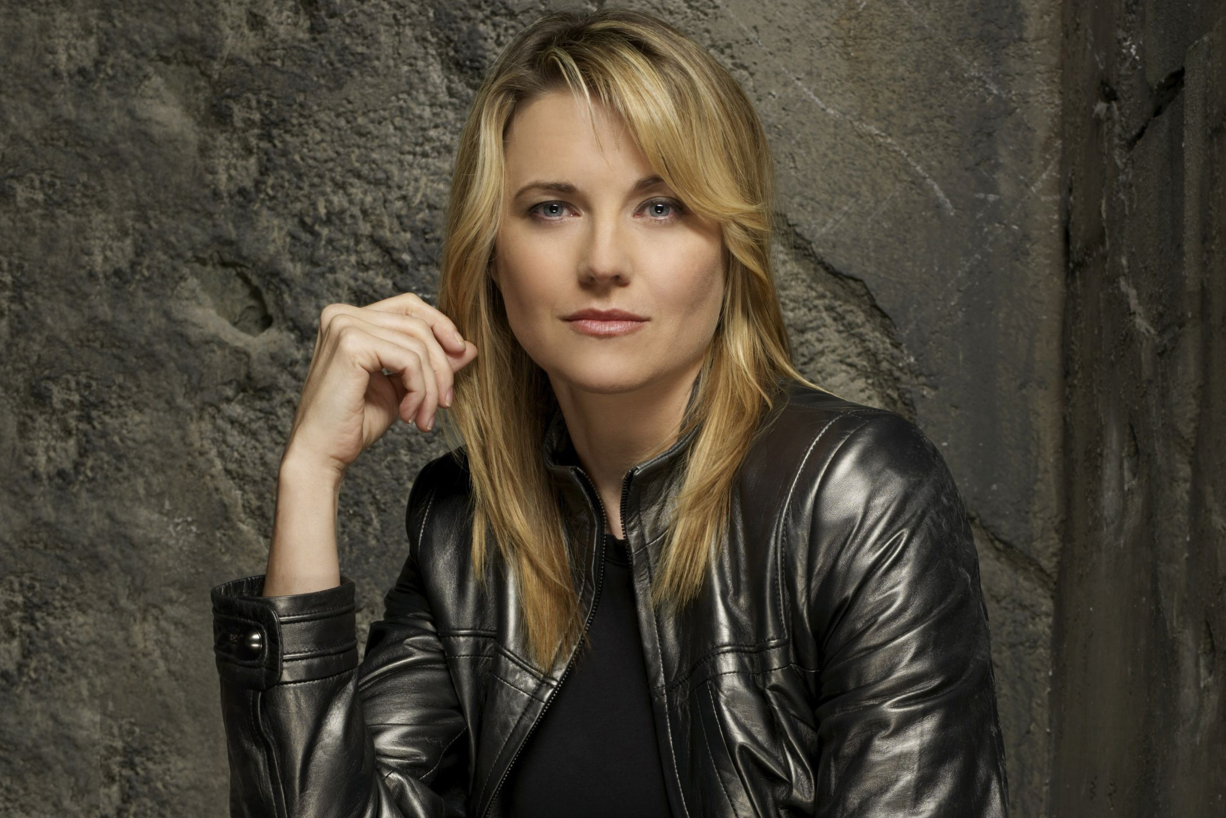 Lucy Lawless Wallpapers