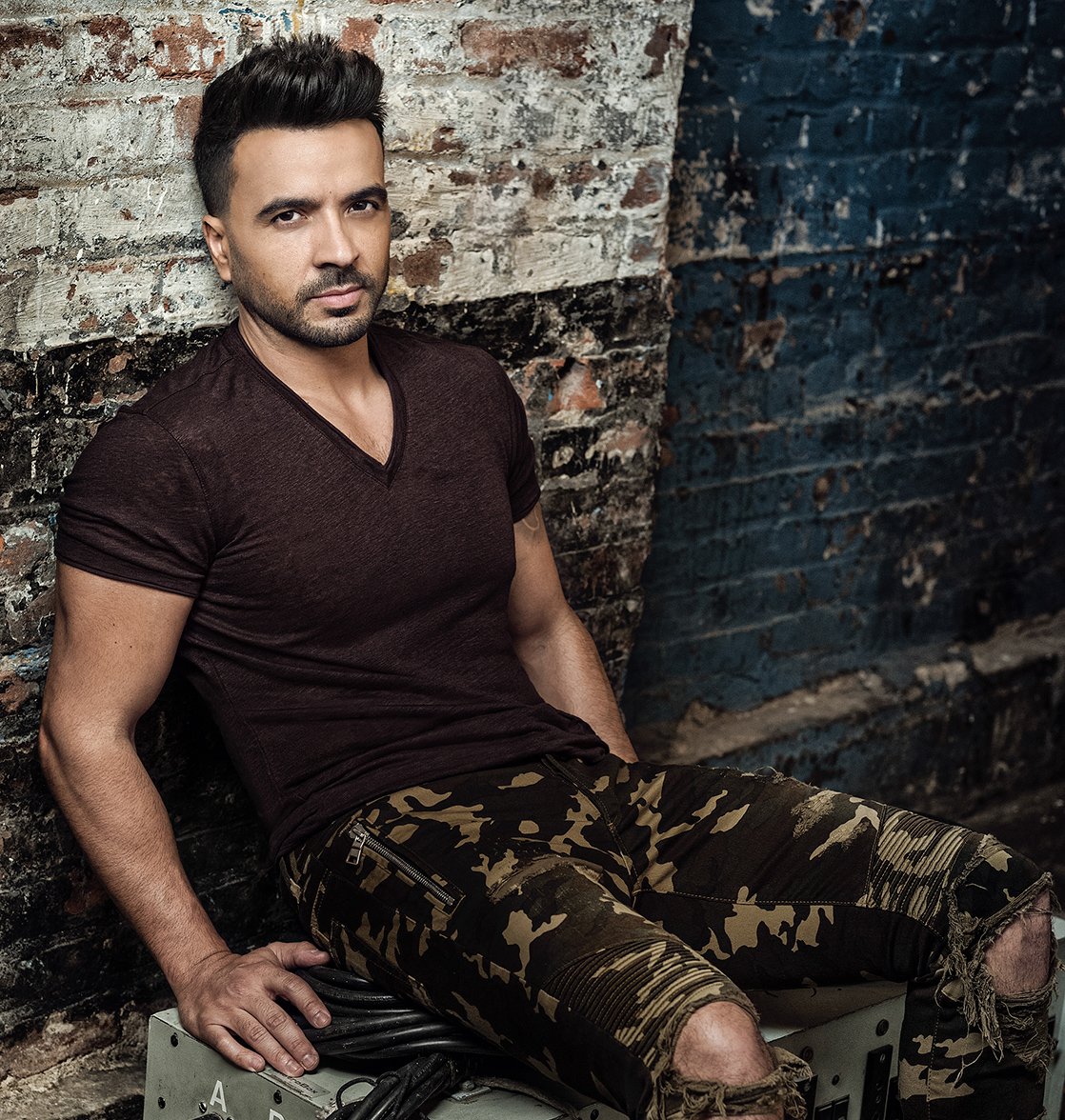 Luis Fonsi Pic Wallpapers