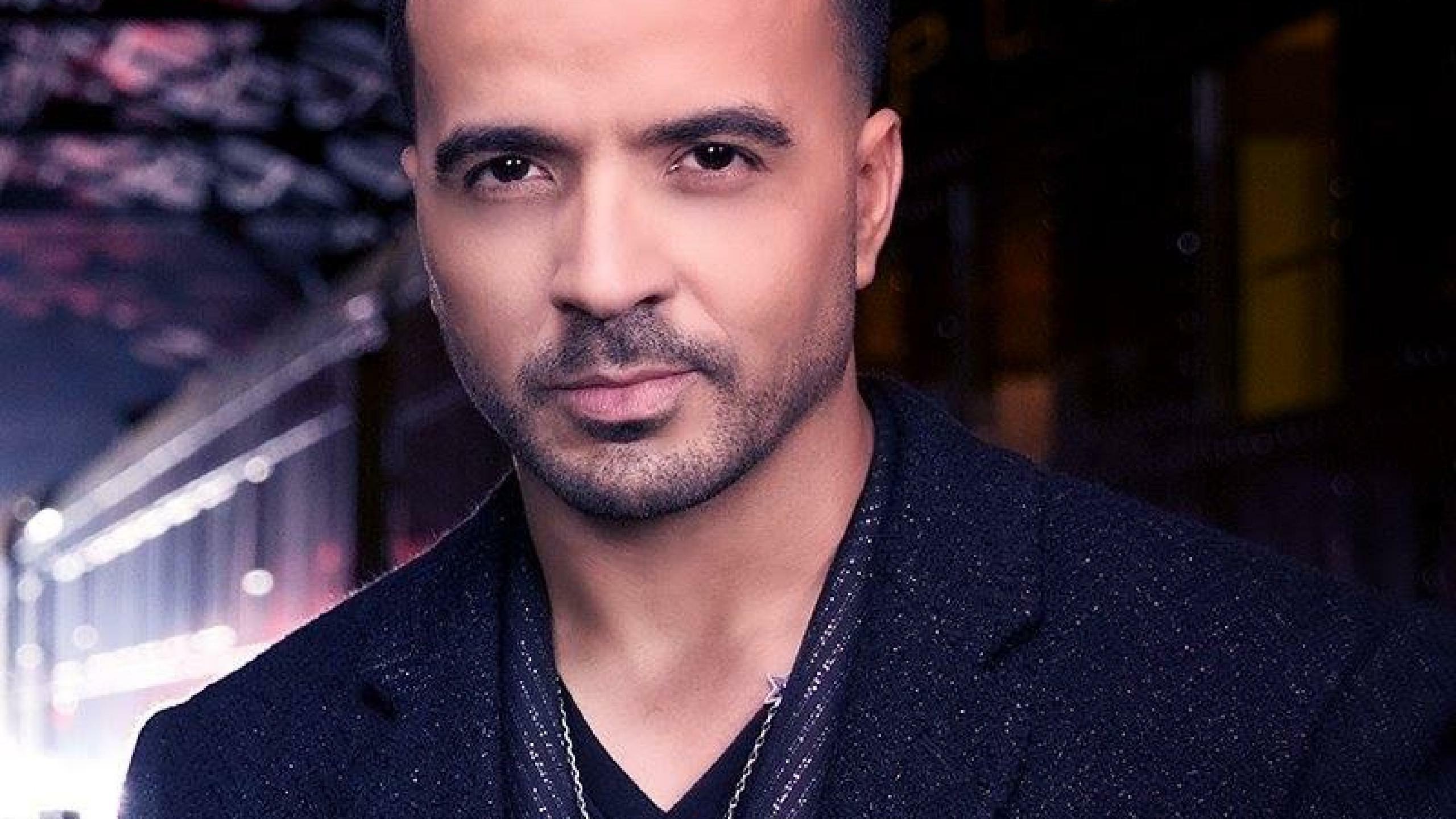 Luis Fonsi Wallpapers