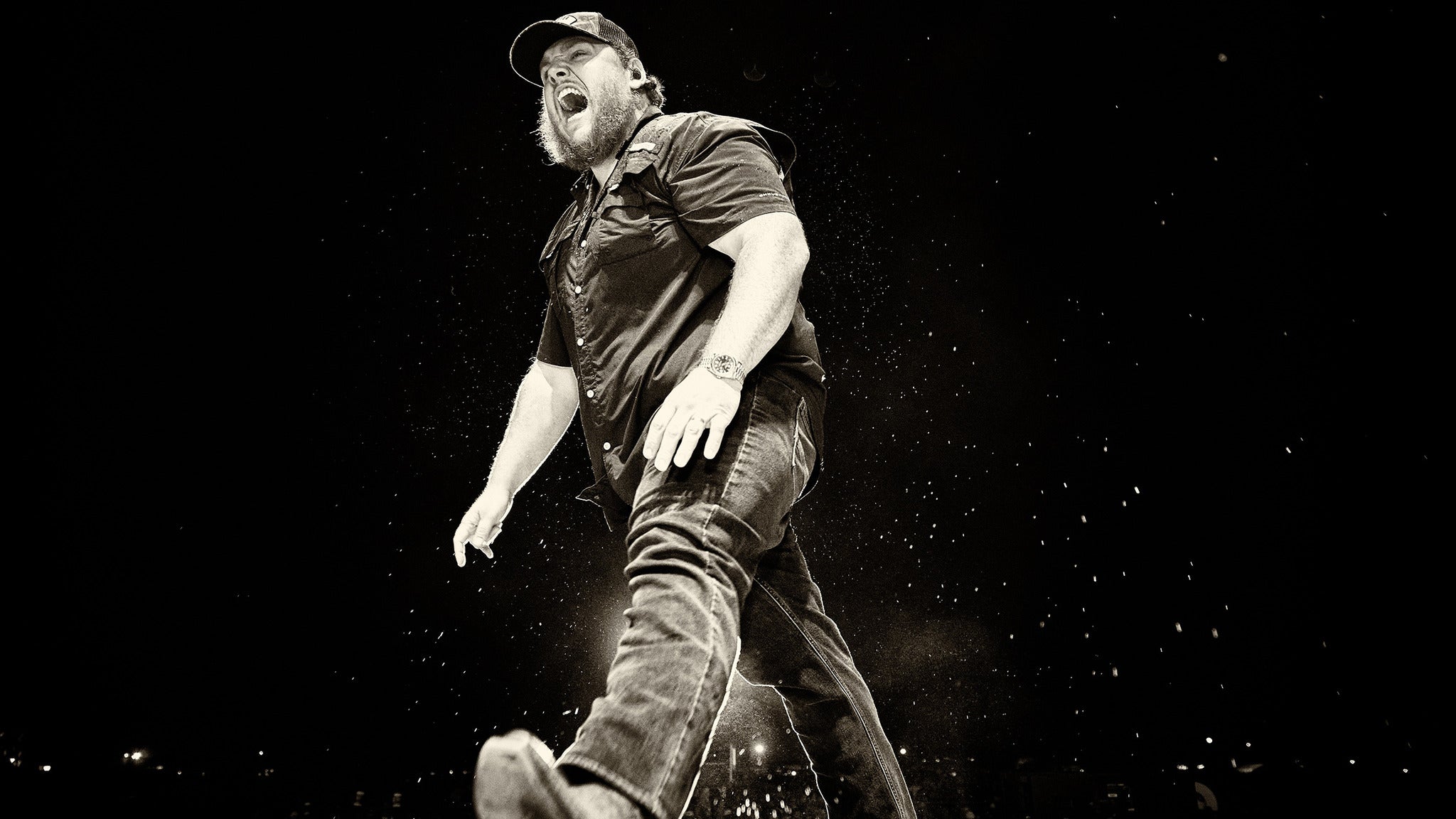 Luke Combs Wallpapers