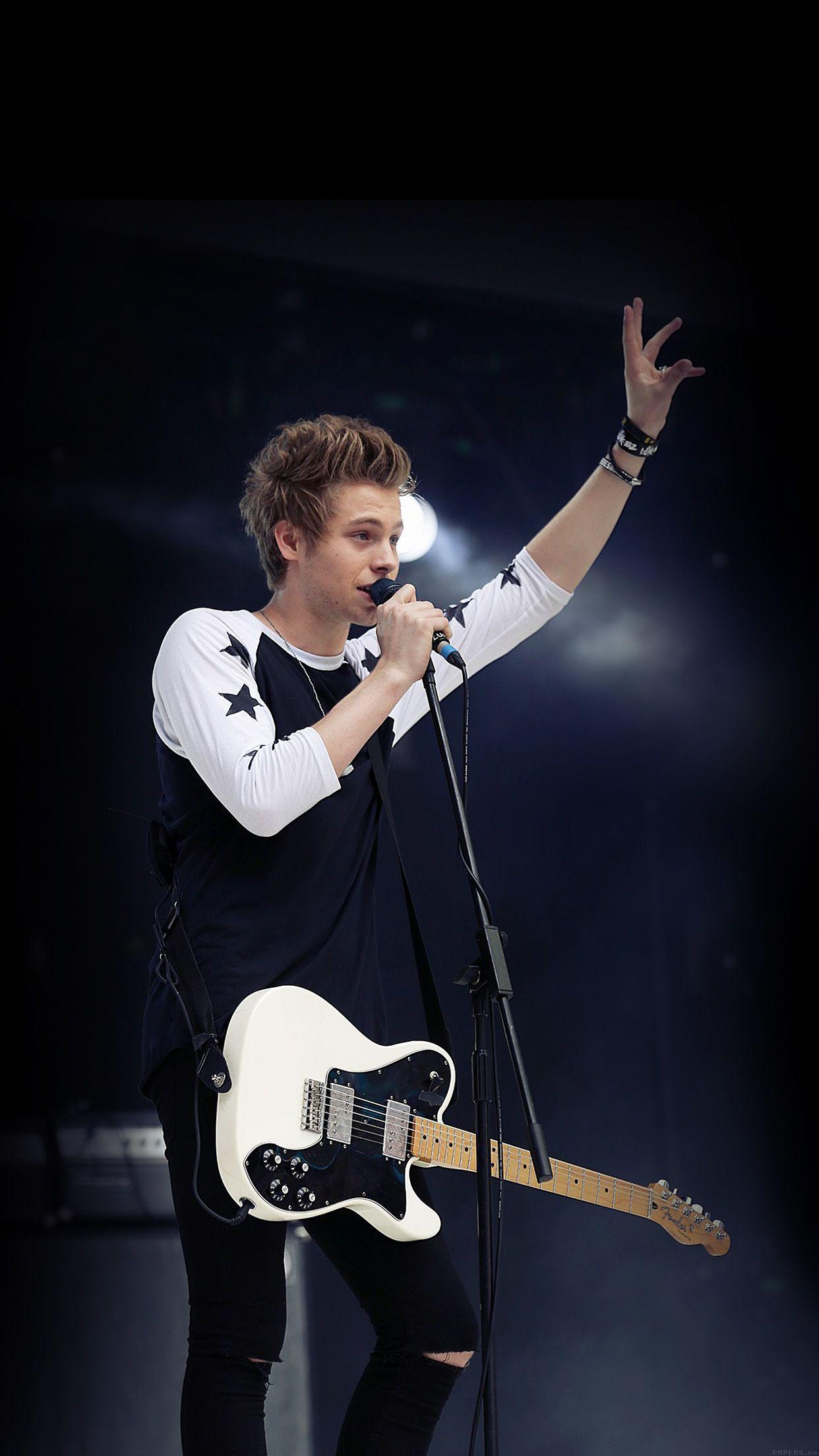 Luke Hemmings Wallpapers