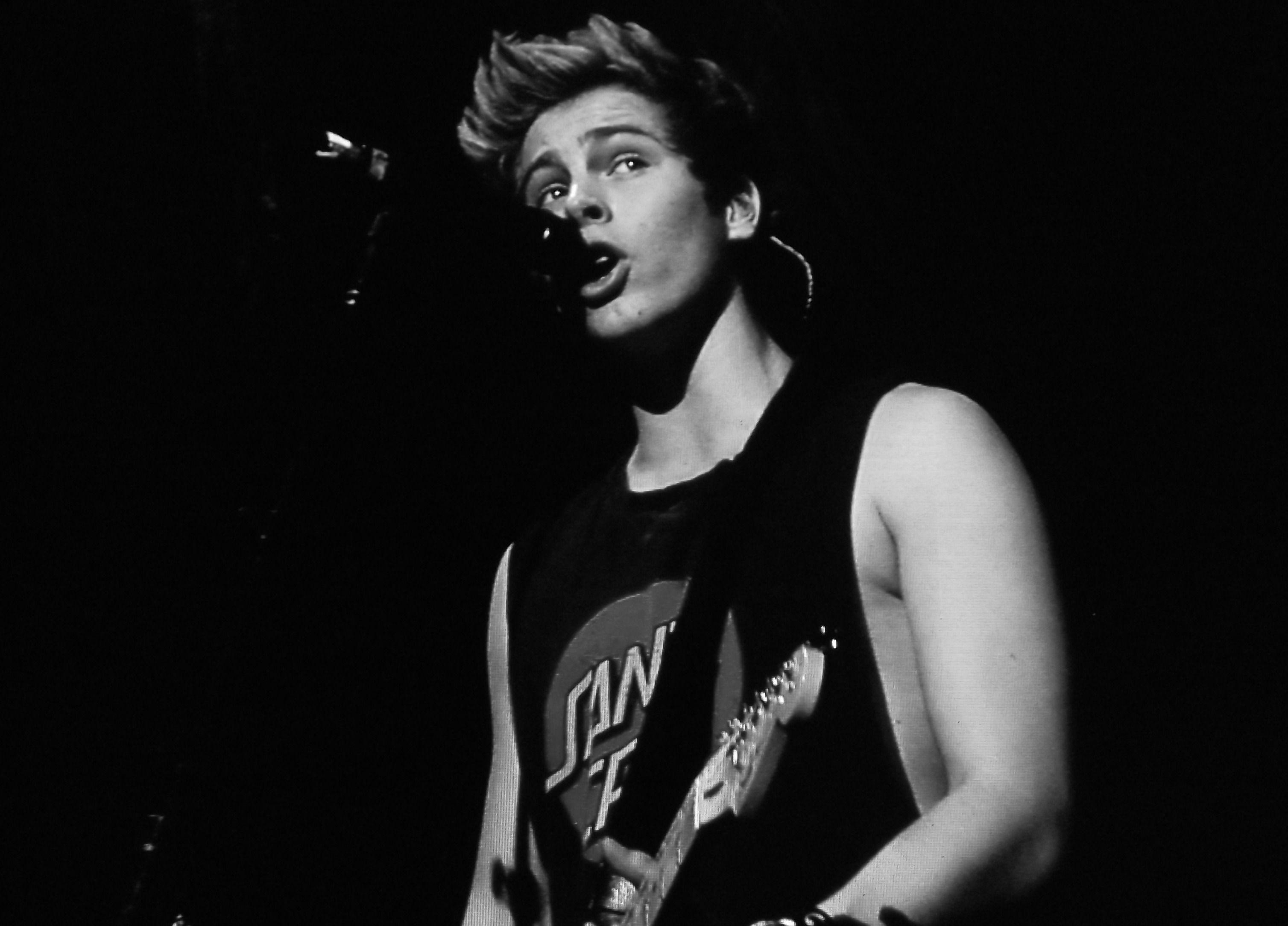 Luke Hemmings Wallpapers