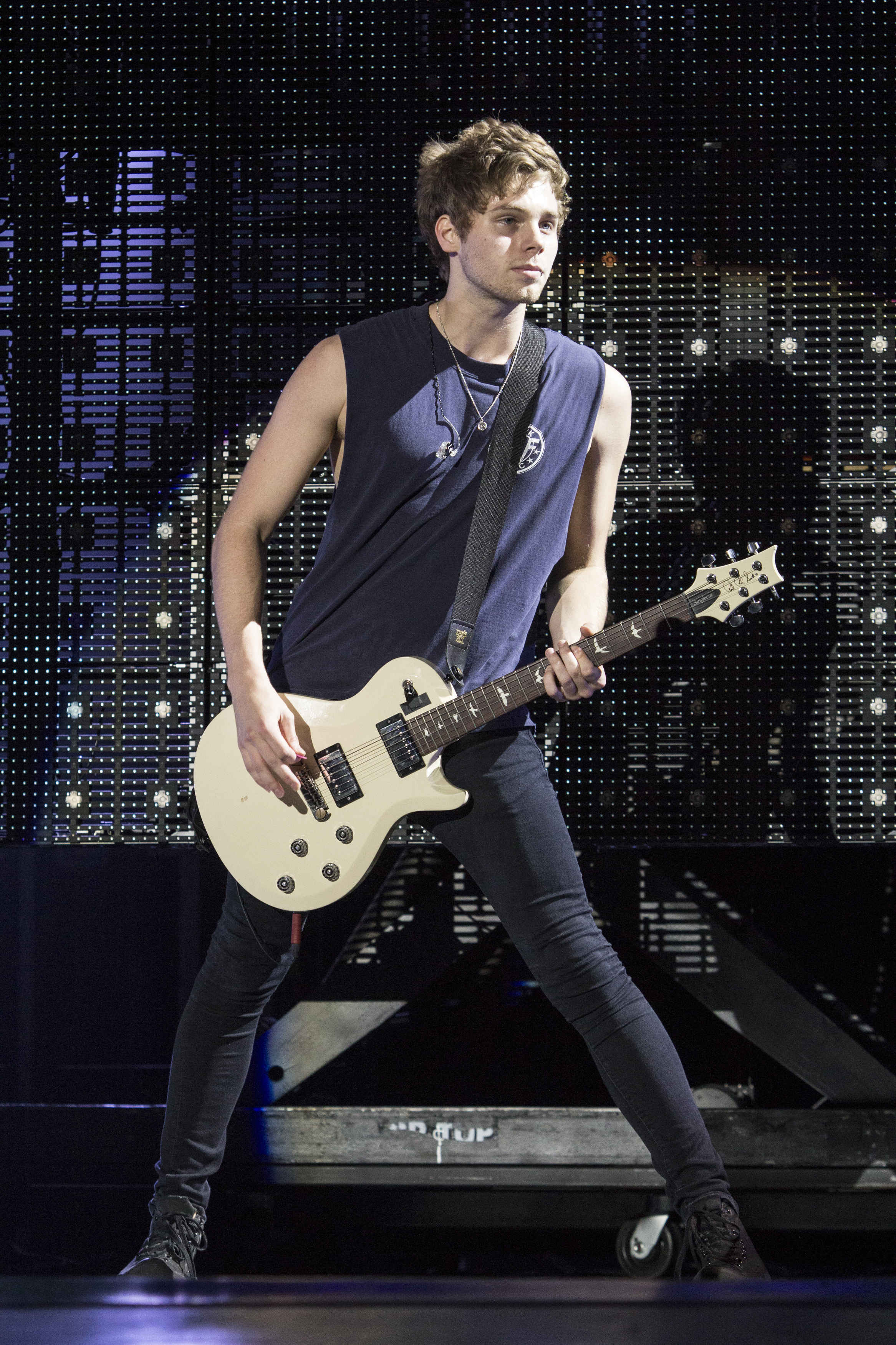 Luke Hemmings Wallpapers