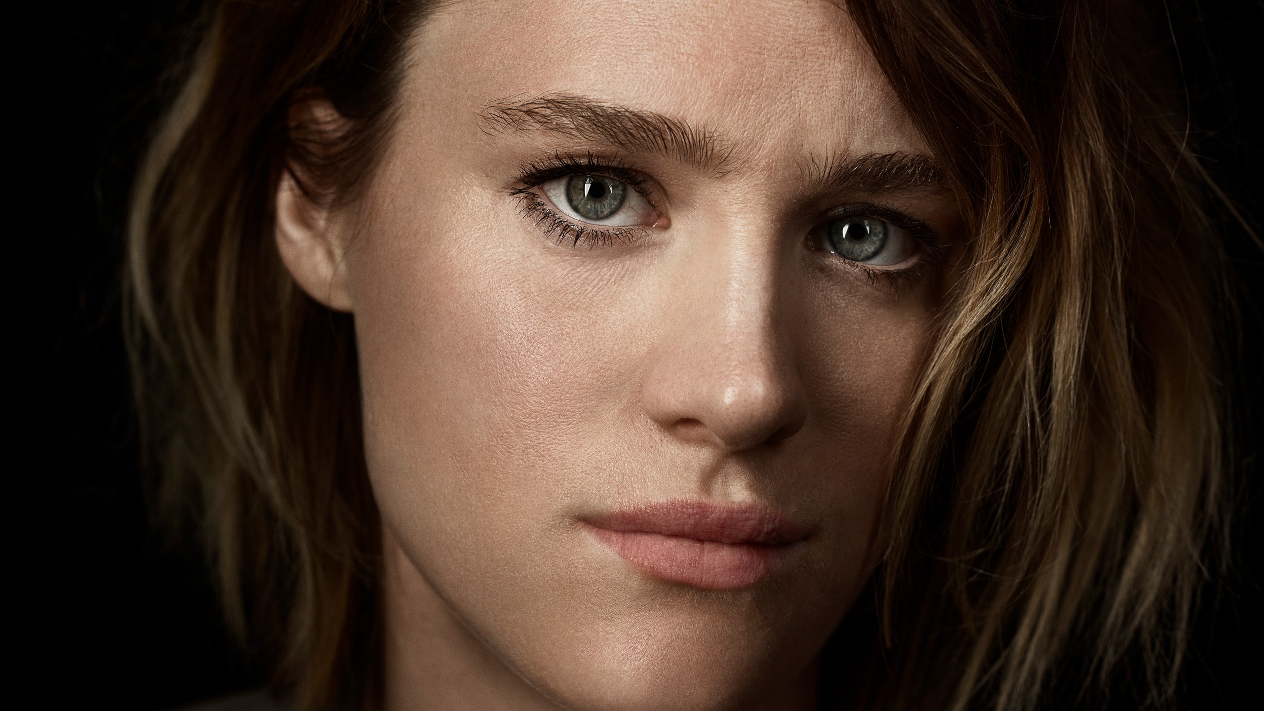 Mackenzie Davis Actress Photoshoot Wallpapers