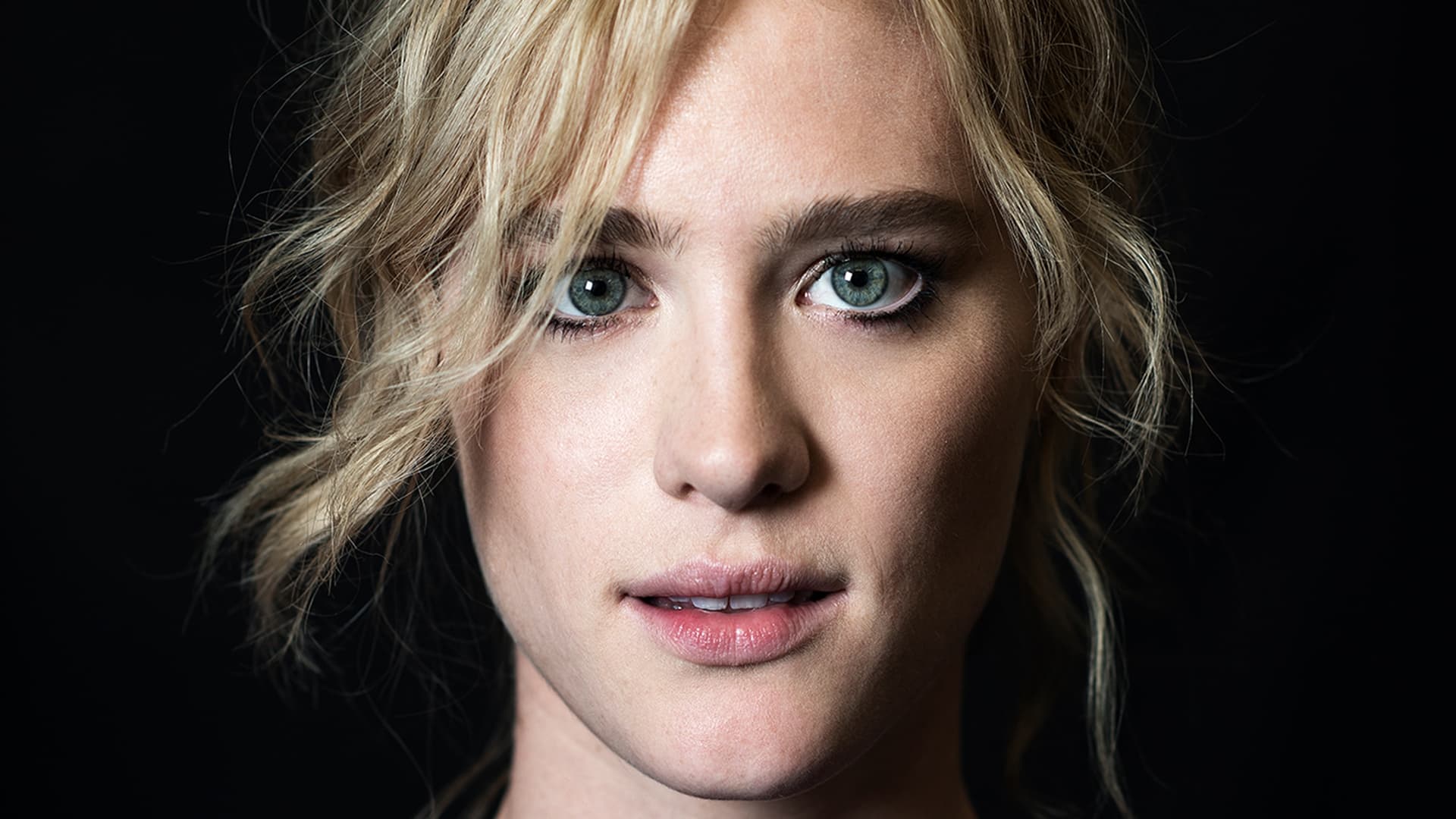 Mackenzie Davis In Terminator Dark Fate Wallpapers