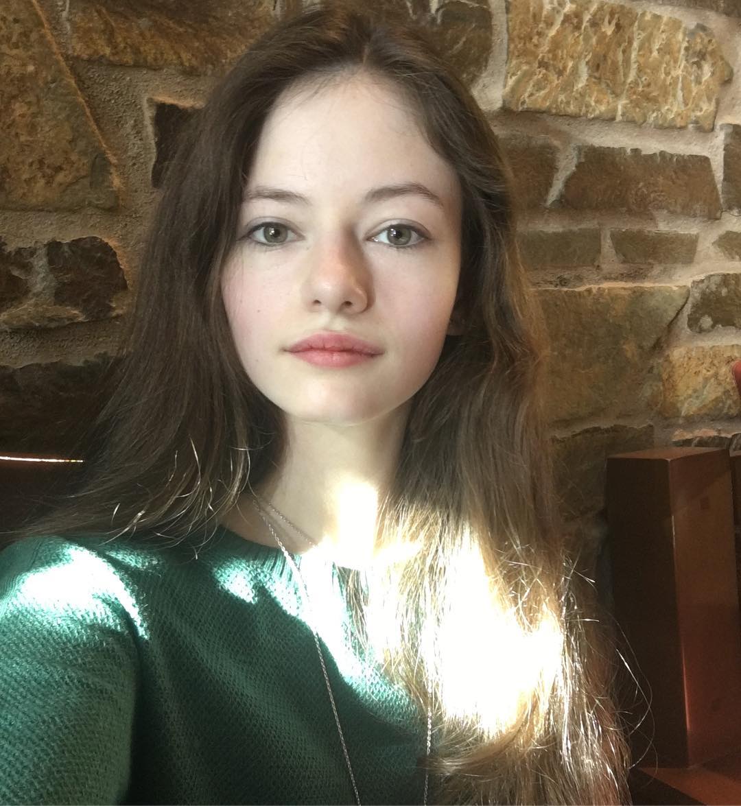 Mackenzie Foy Beautiful Wallpapers