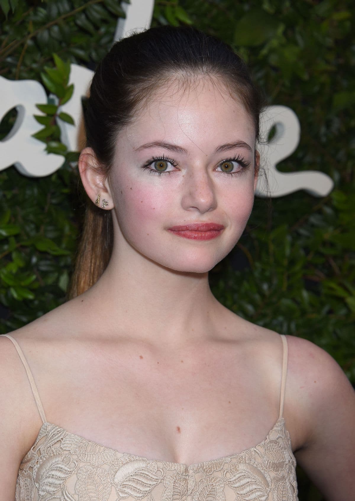 Mackenzie Foy Beautiful Wallpapers