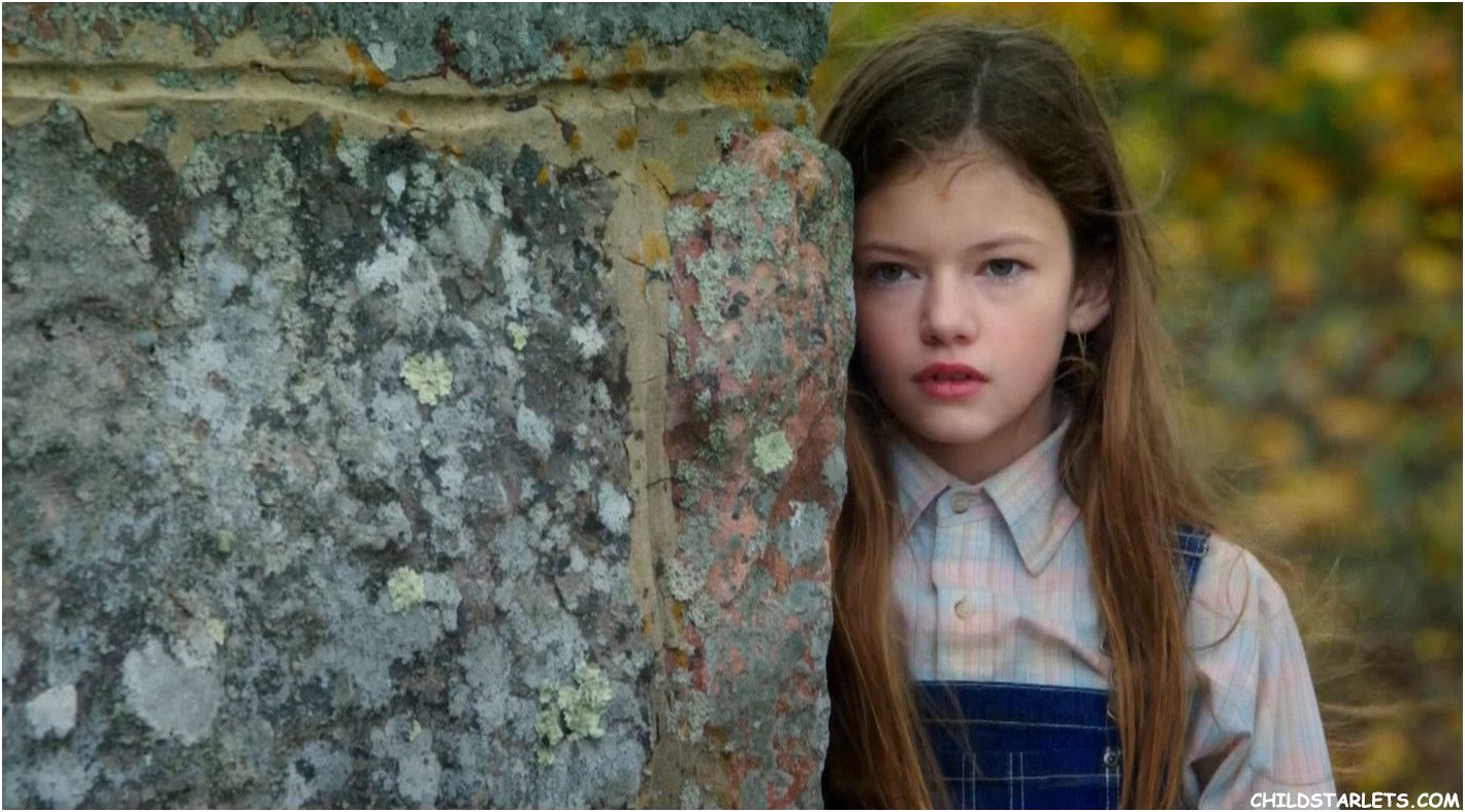 Mackenzie Foy Beautiful Wallpapers