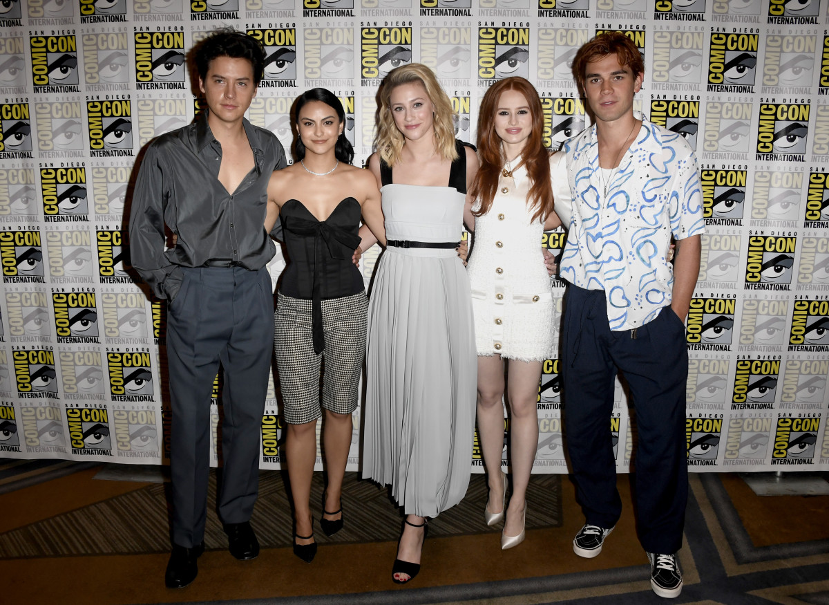 Madelaine Petsch Comic Con Wallpapers