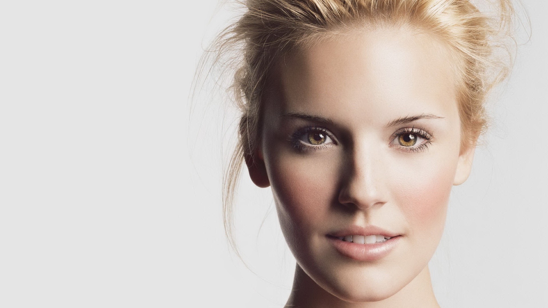 Maggie Grace Wallpapers