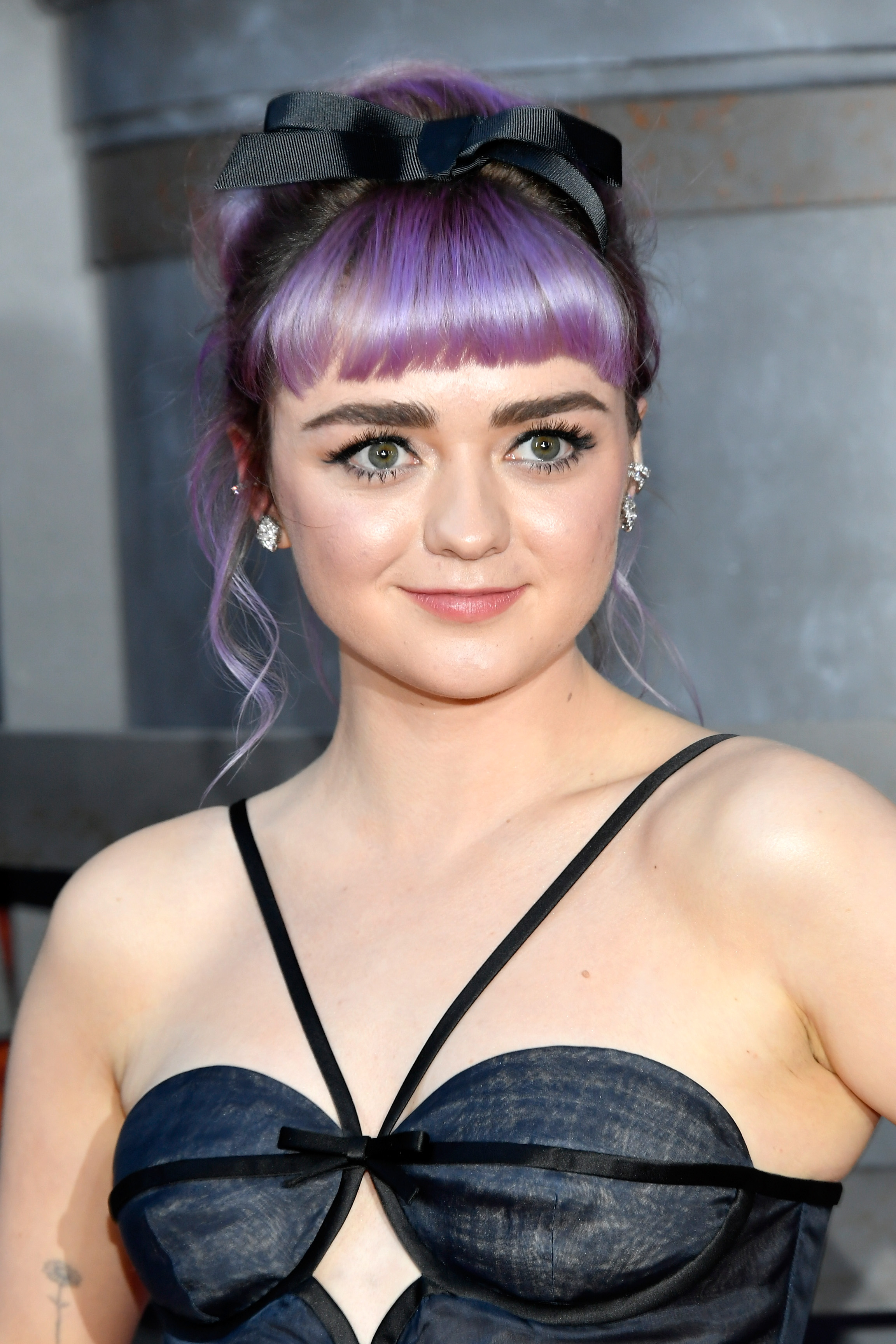 Maisie Williams 4K Pink Hair Wallpapers