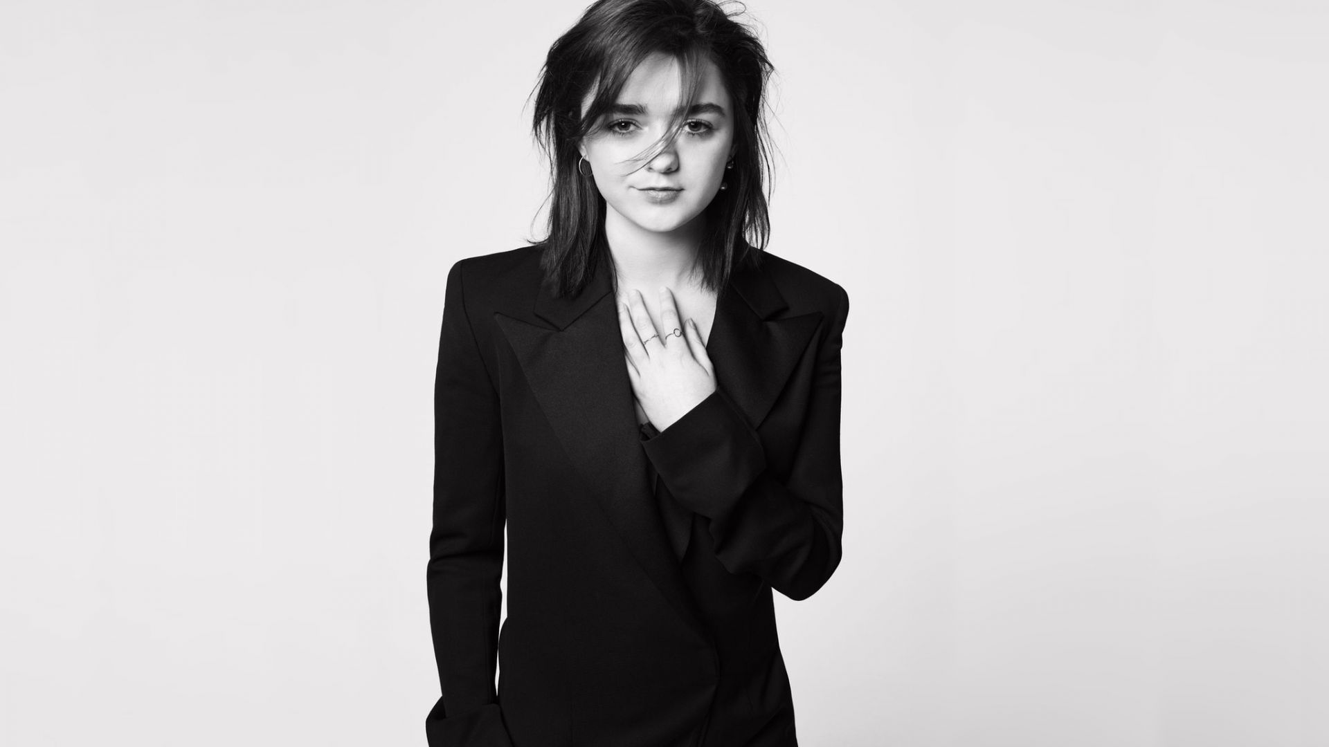 Maisie Williams Monochrome Wallpapers