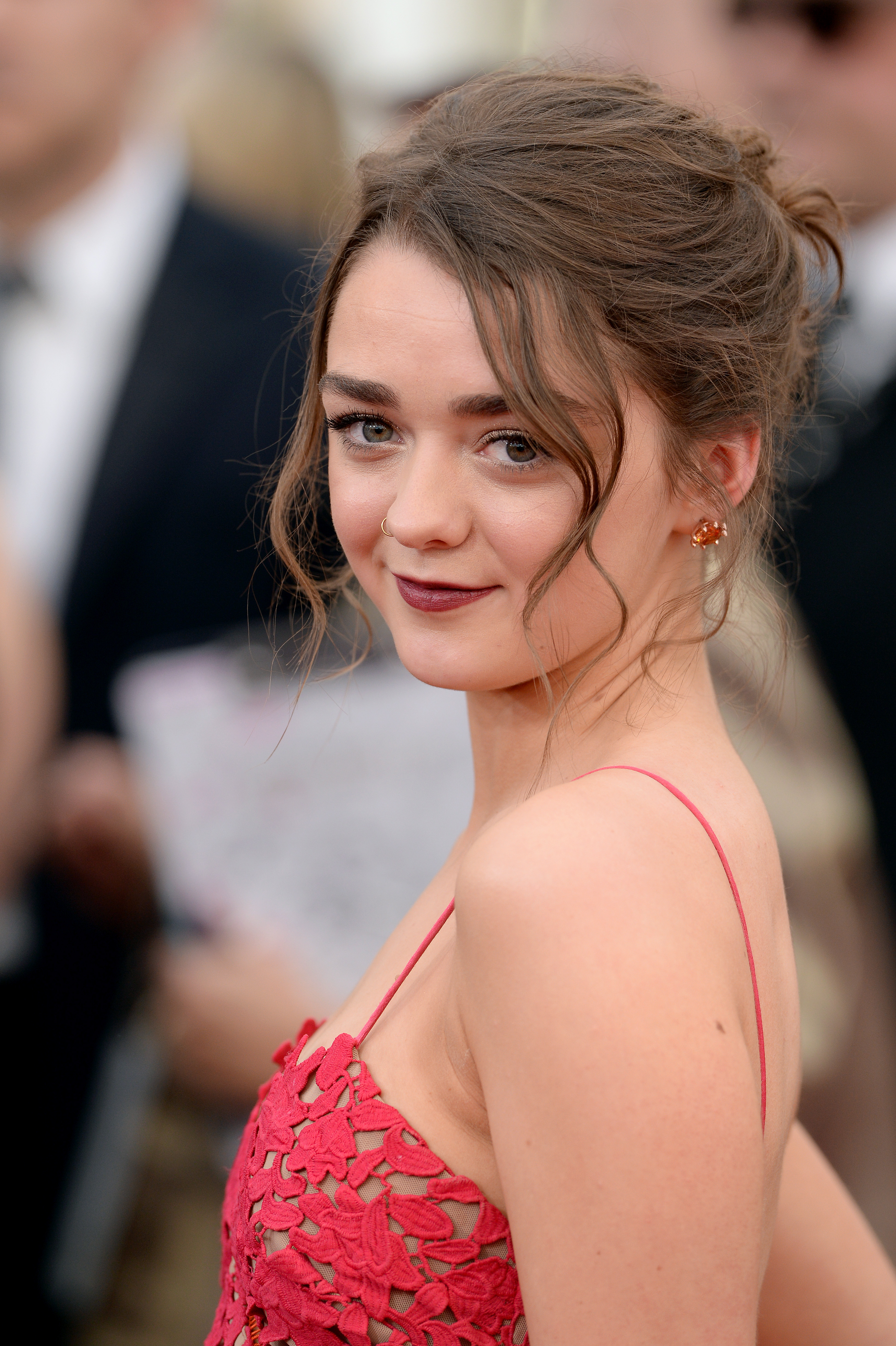 Maisie Williams Photoshoot with Owl Wallpapers