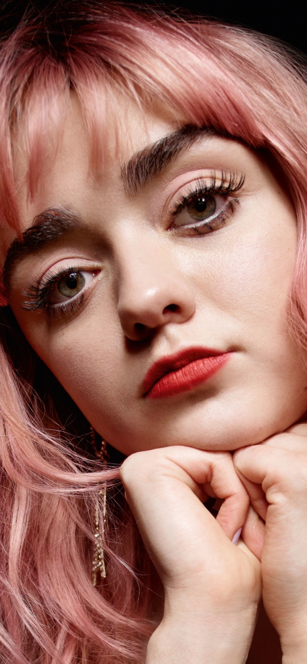 Maisie Williams Pink Hair Wallpapers