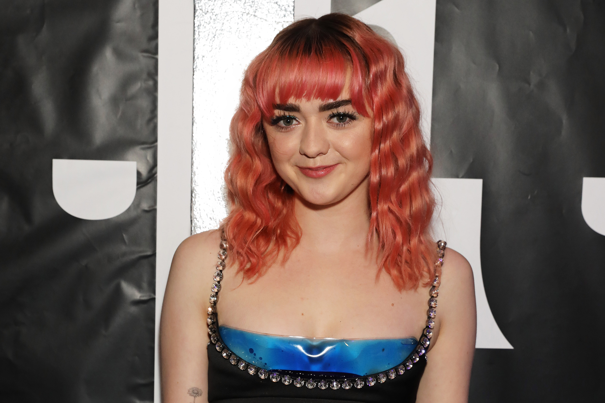 Maisie Williams Purple Hair Style Wallpapers