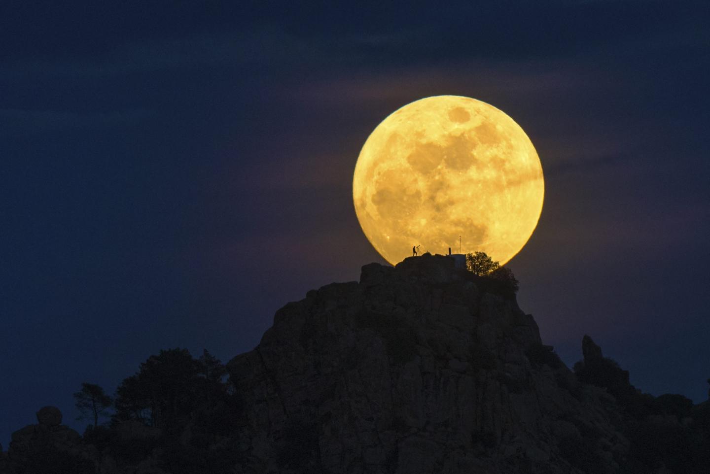 Man Watching Moon Rising Over Mountains
 Wallpapers