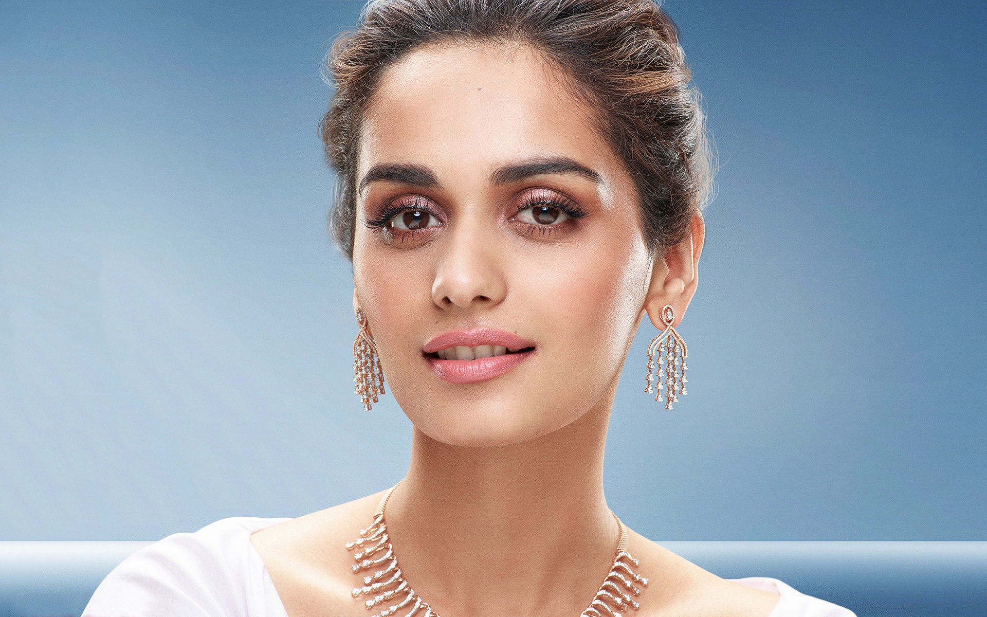 Manushi Chhillar Wallpapers