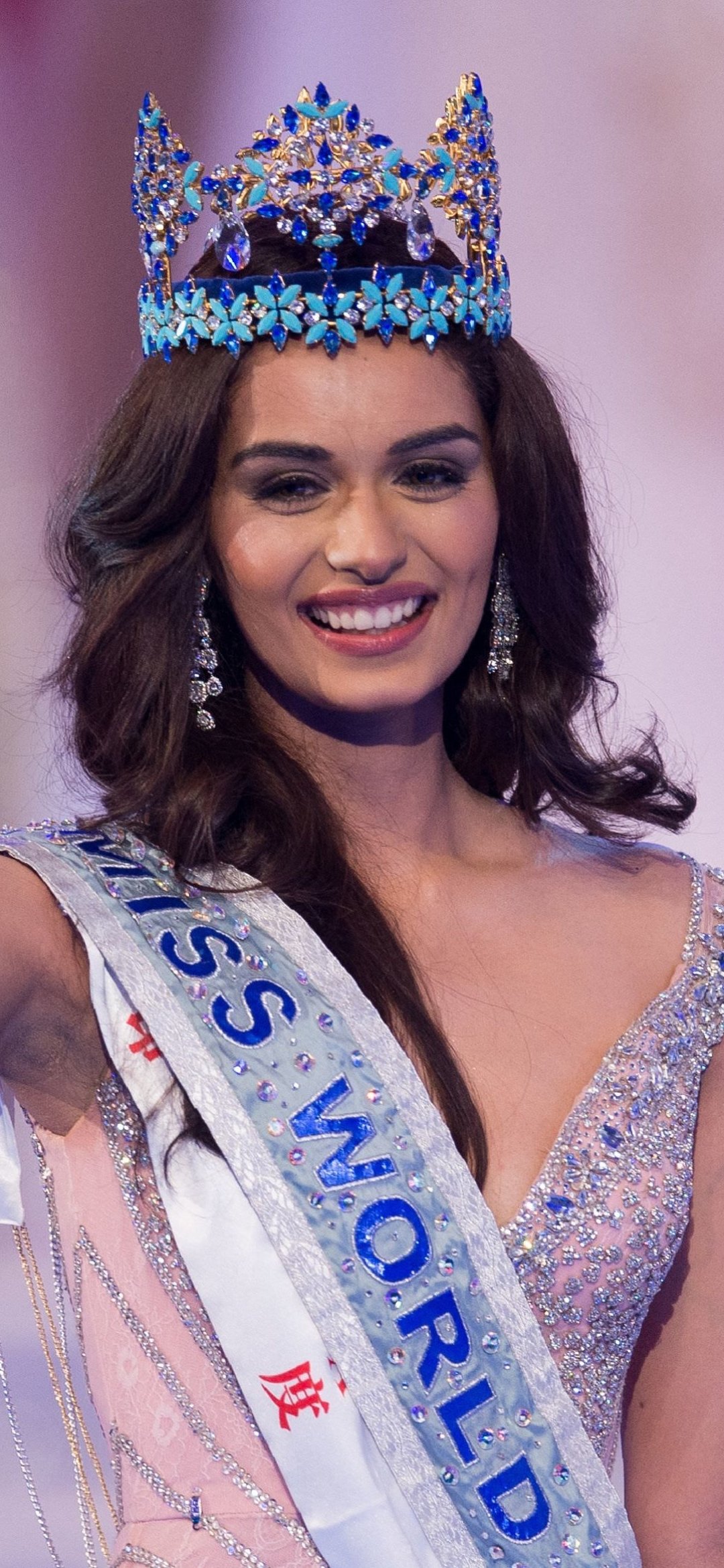 Manushi Chhillar Wallpapers