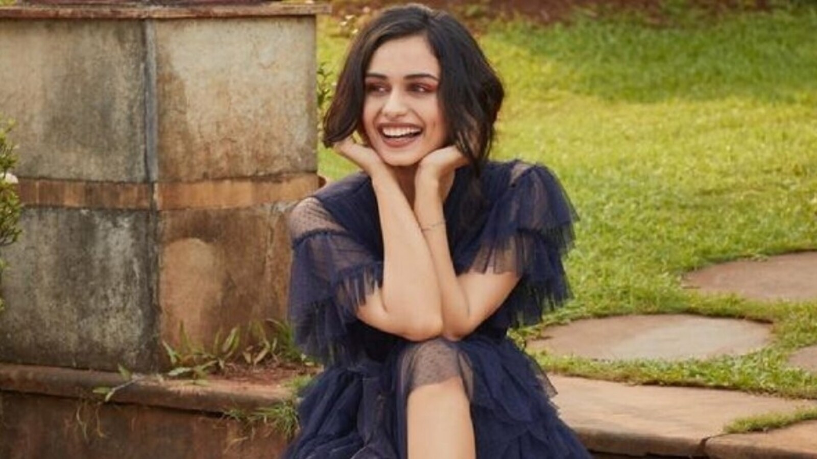 Manushi Chhillar Wallpapers