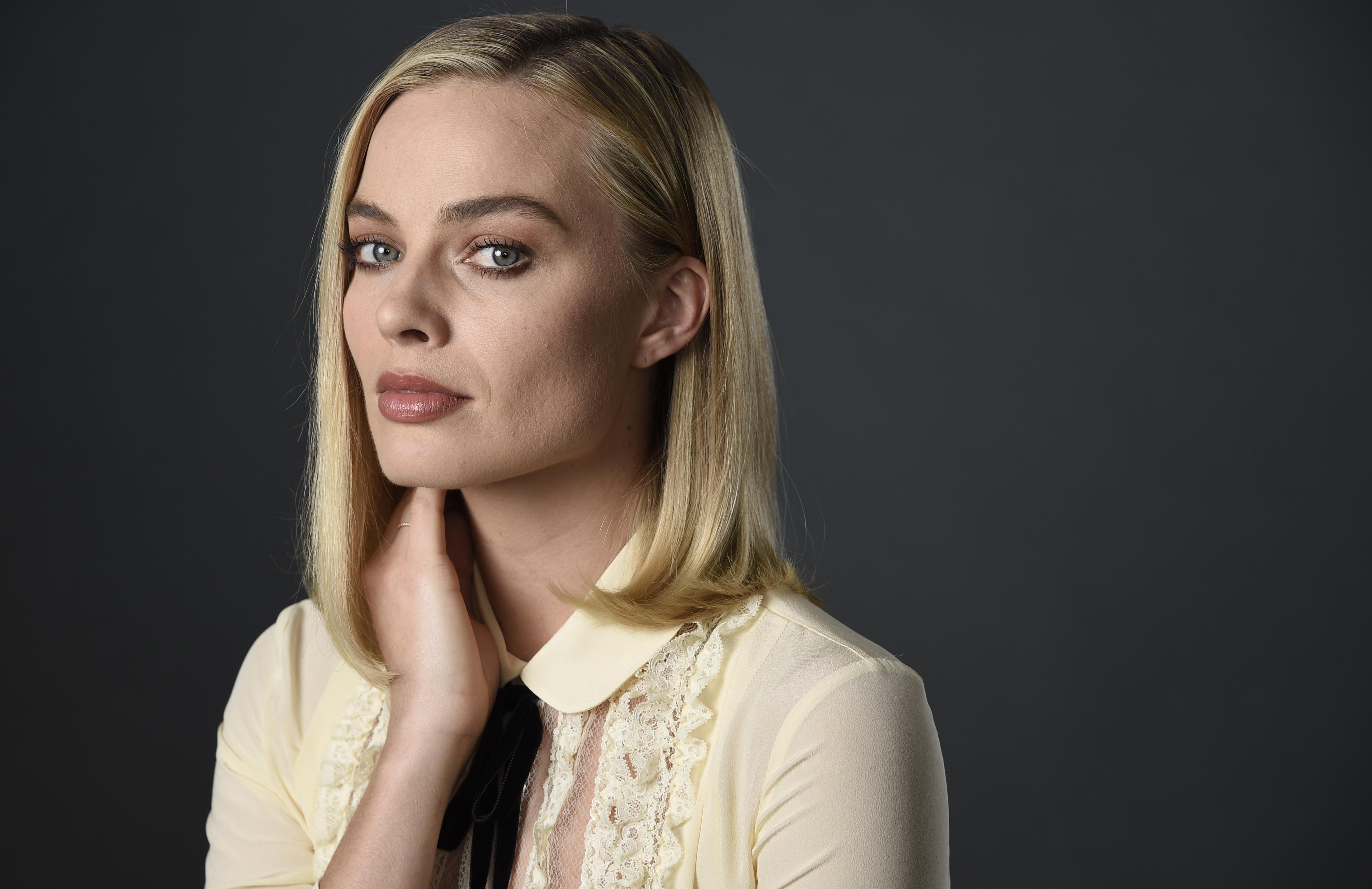 Margot Robbie Beautiful Portrait Wallpapers