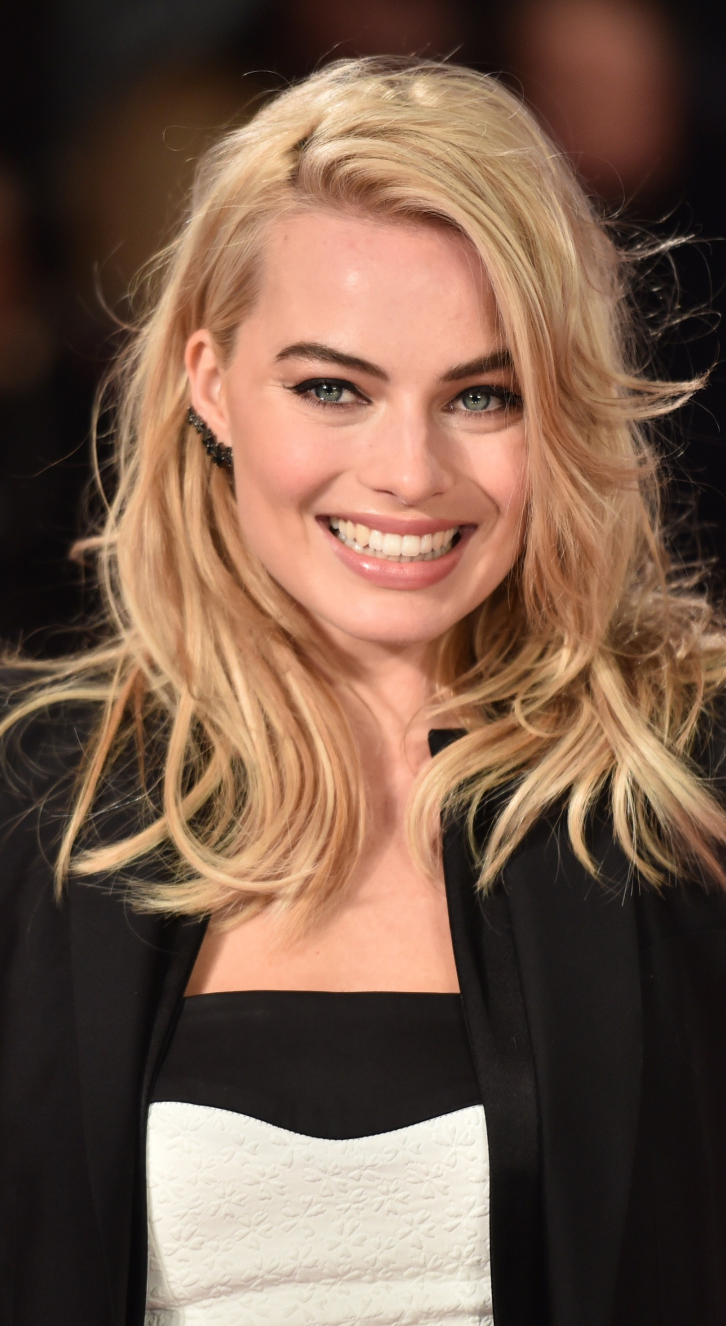 Margot Robbie Beautiful Portrait Wallpapers