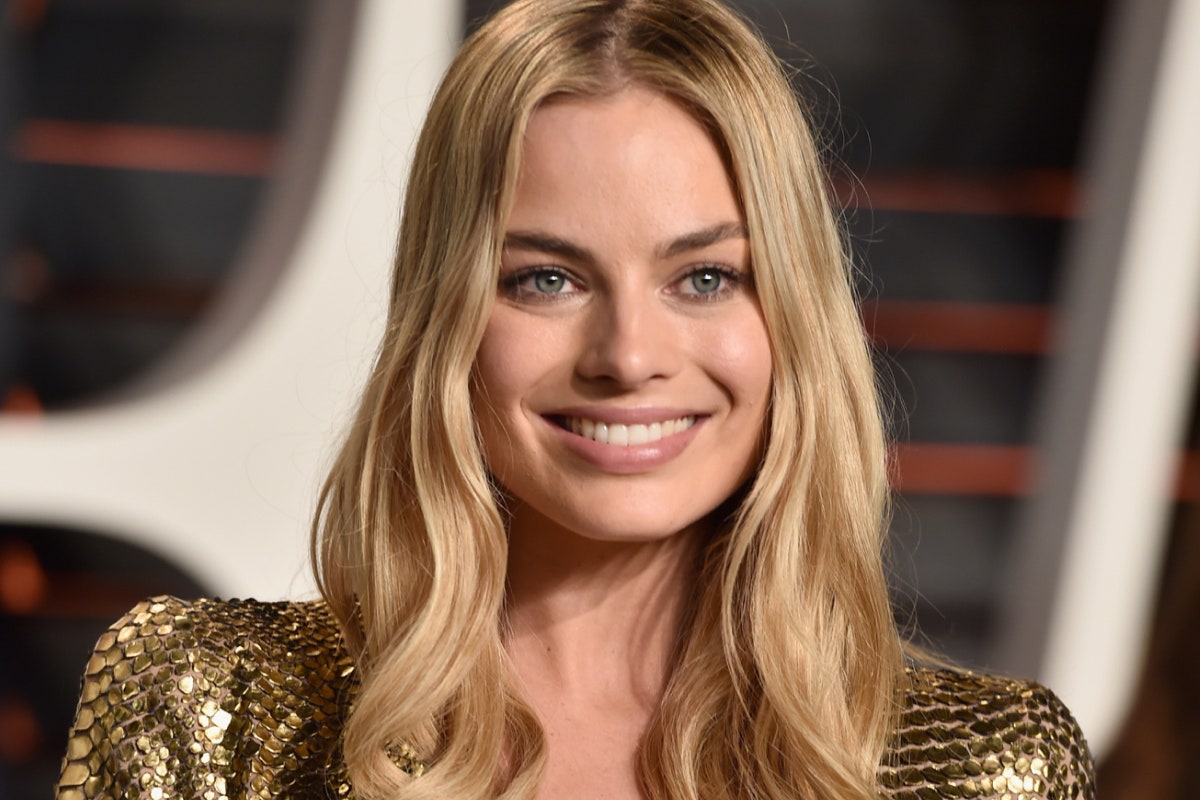 Margot Robbie Beautiful Smile Wallpapers