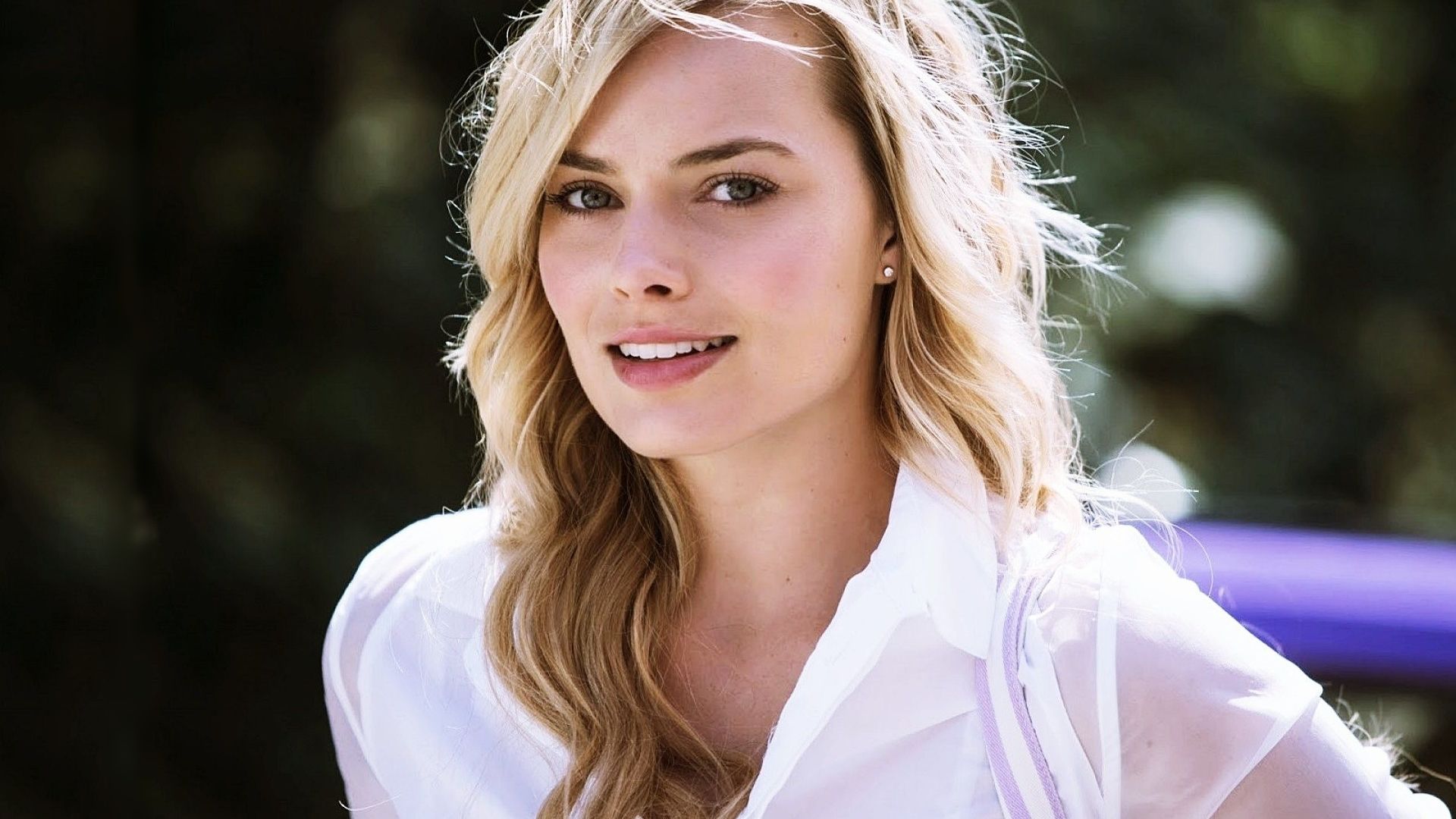 Margot Robbie Cute Wallpapers