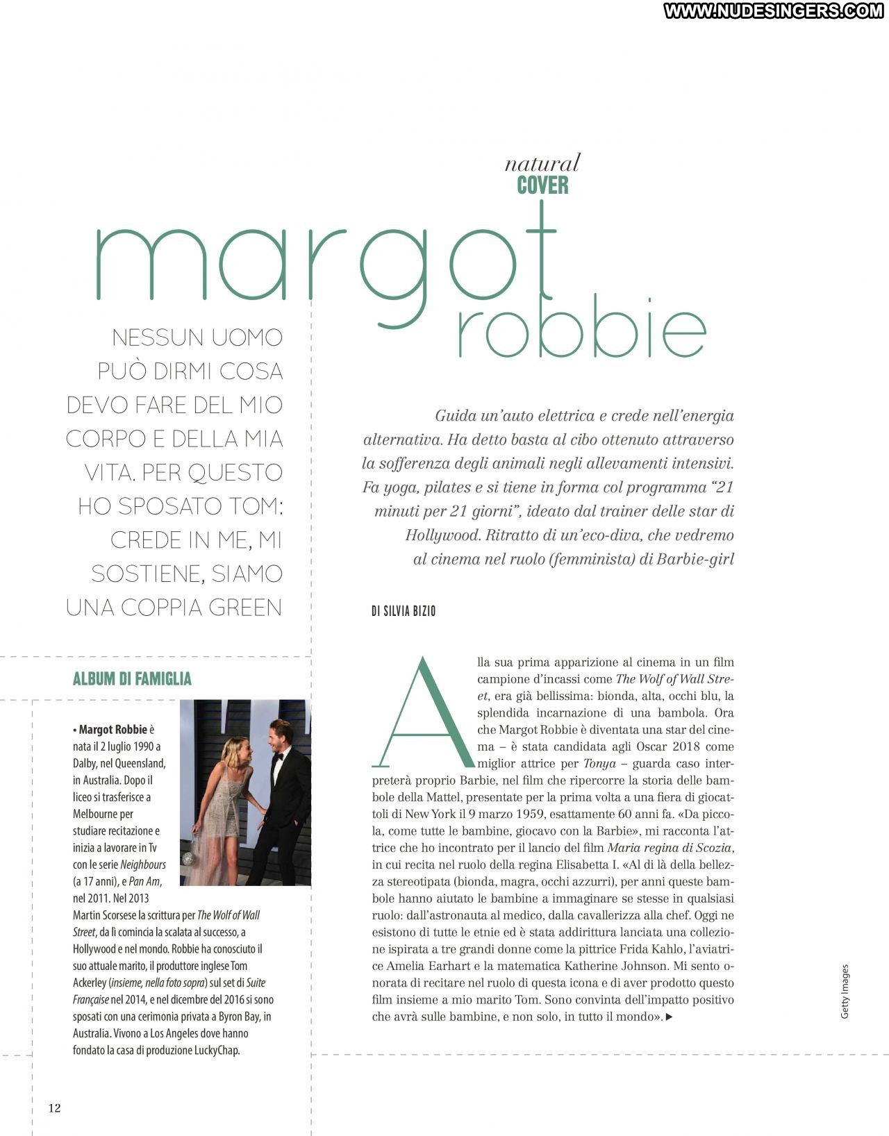 Margot Robbie Hot Monochrome Wallpapers