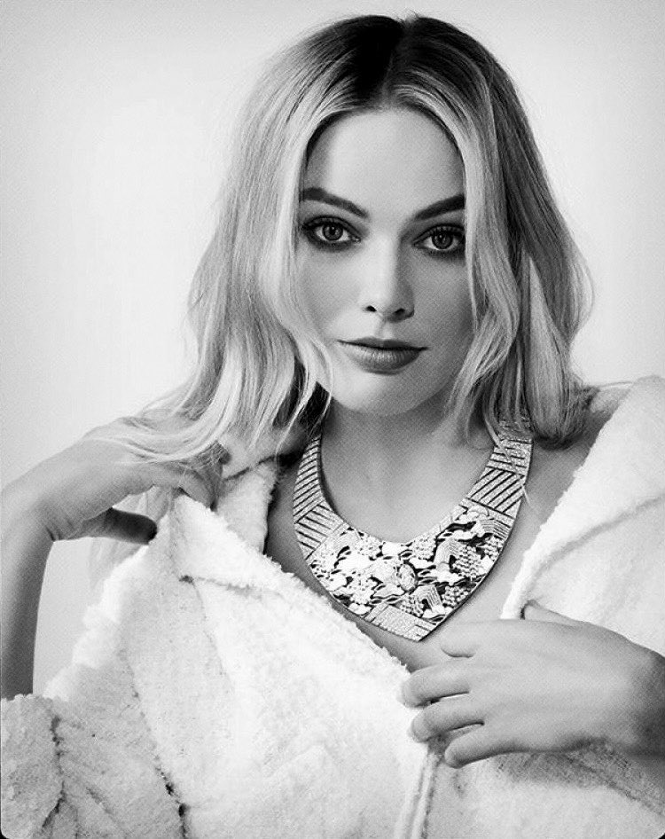 Margot Robbie Monochrome 2021 Wallpapers