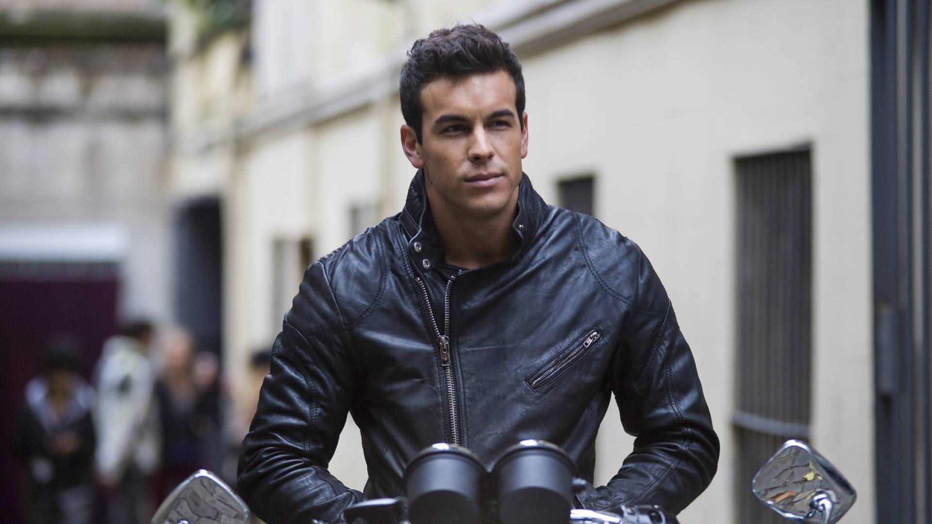 Mario Casas Wallpapers