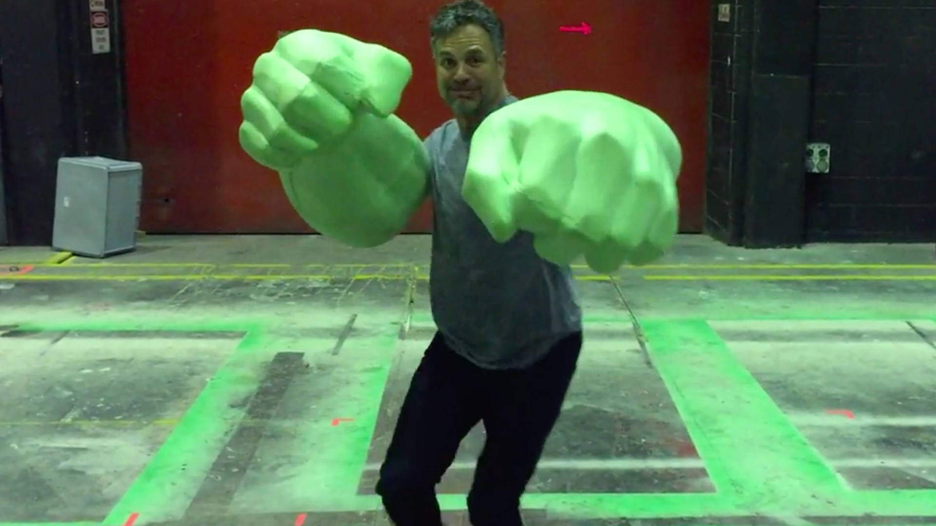 Mark Ruffalo As Hulk In  Thor Ragnarok Wallpapers