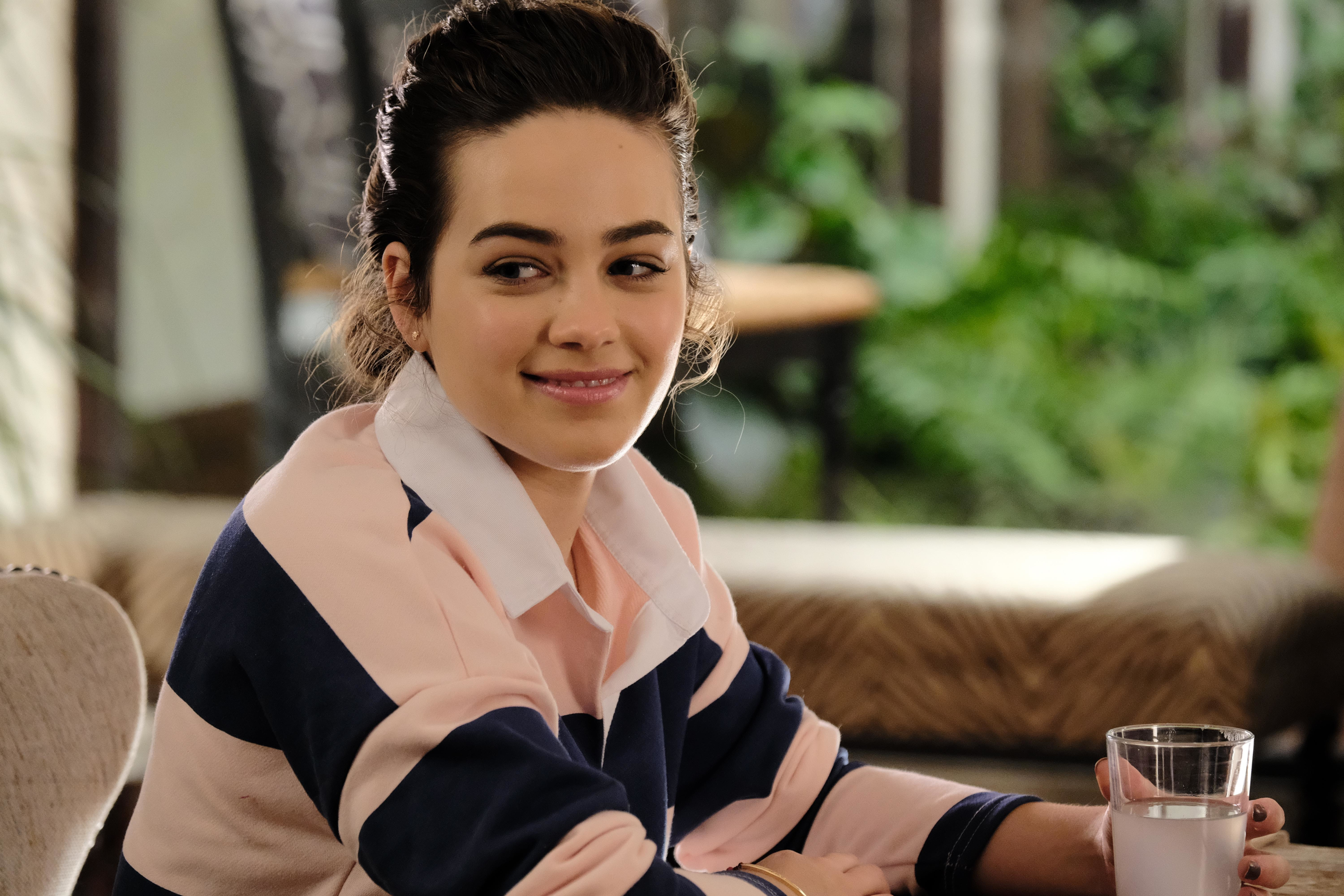 Mary Mouser Cobra Kai Wallpapers