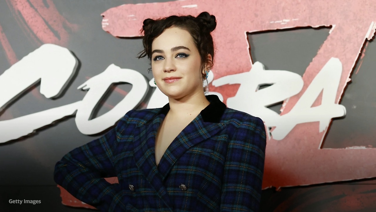 Mary Mouser Cobra Kai Wallpapers