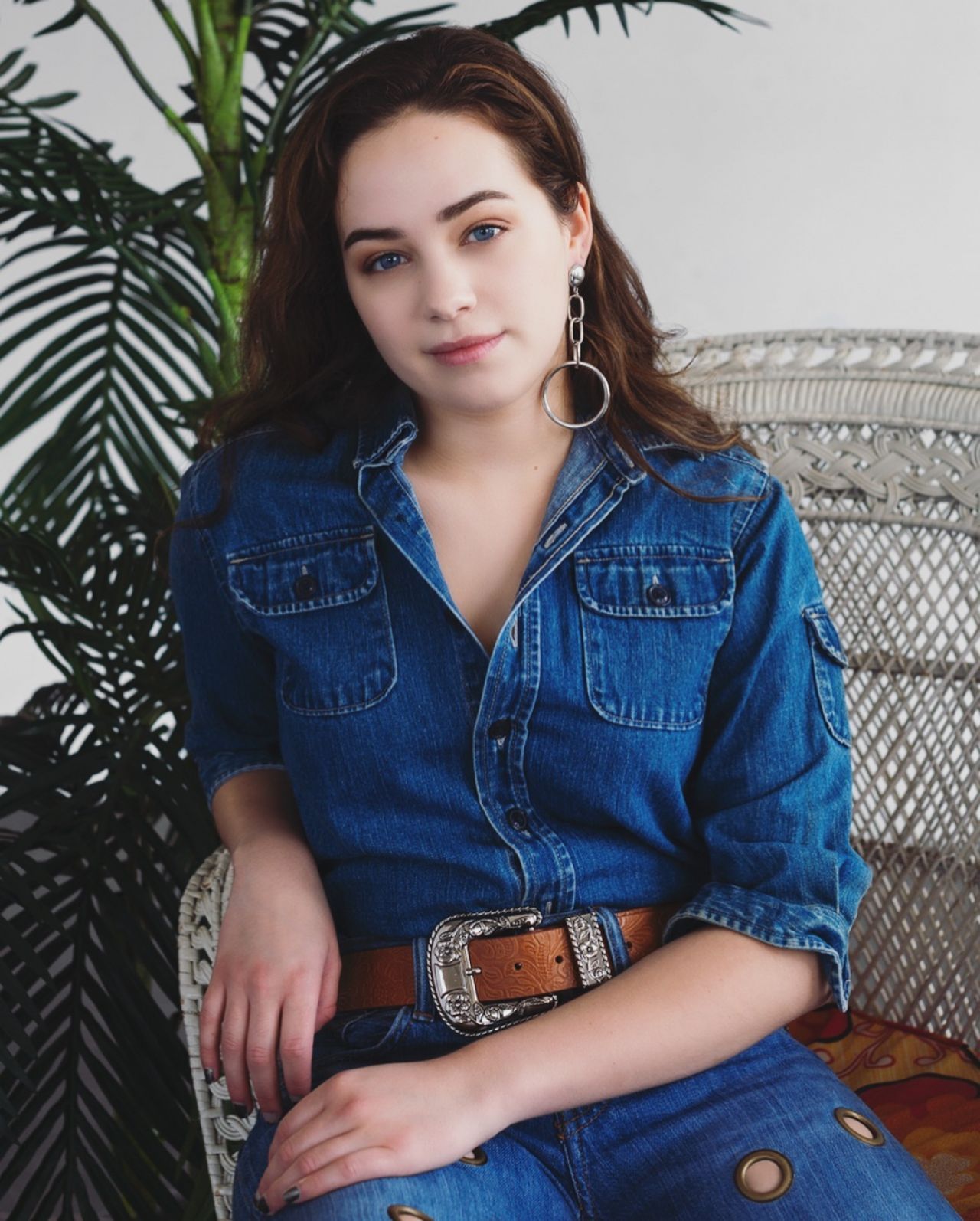 Mary Mouser Wallpapers