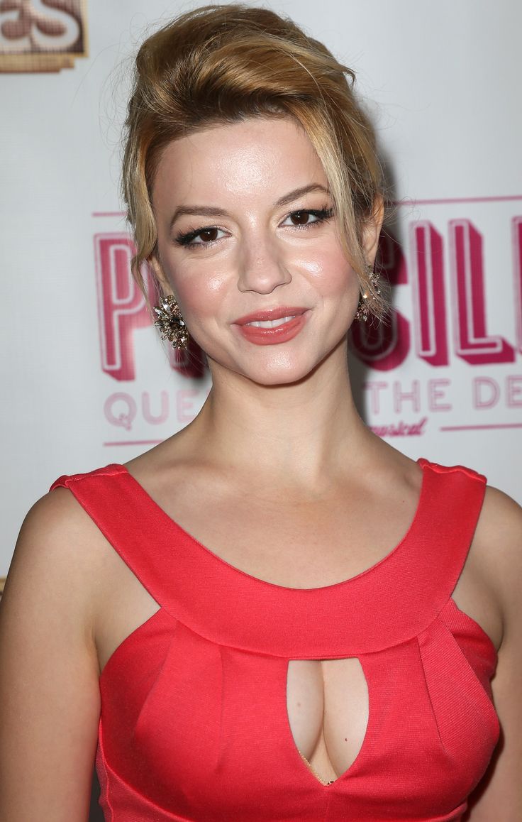 Masiela Lusha Wallpapers