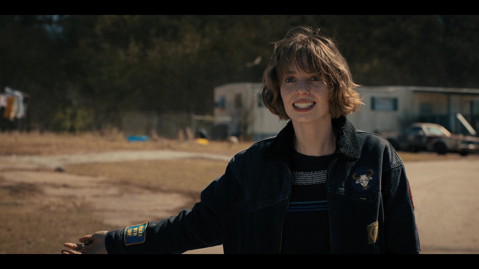 Maya Hawke As Robin In Stranger Things Wallpapers