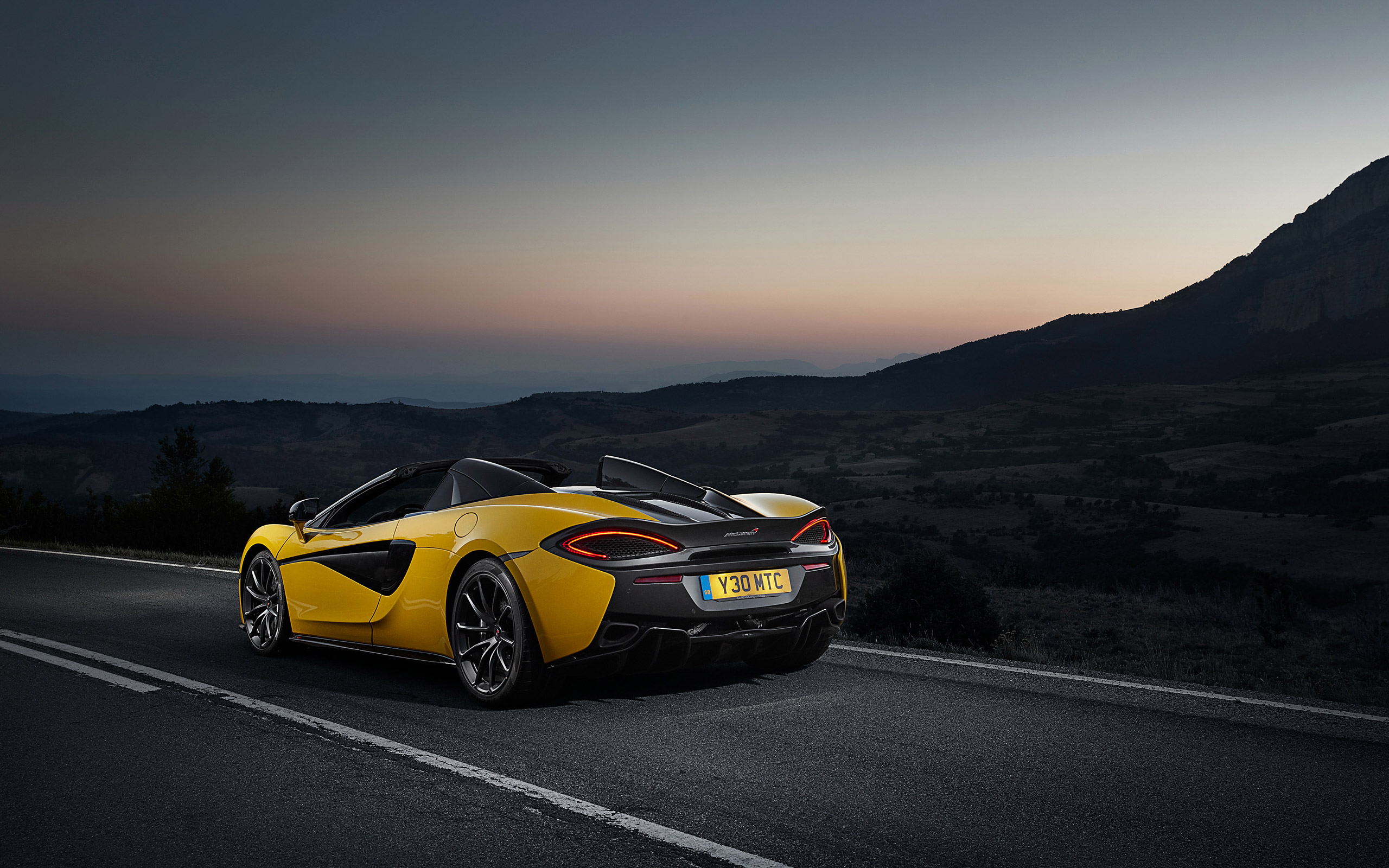 Mclaren 570S Spider 2018 Wallpapers