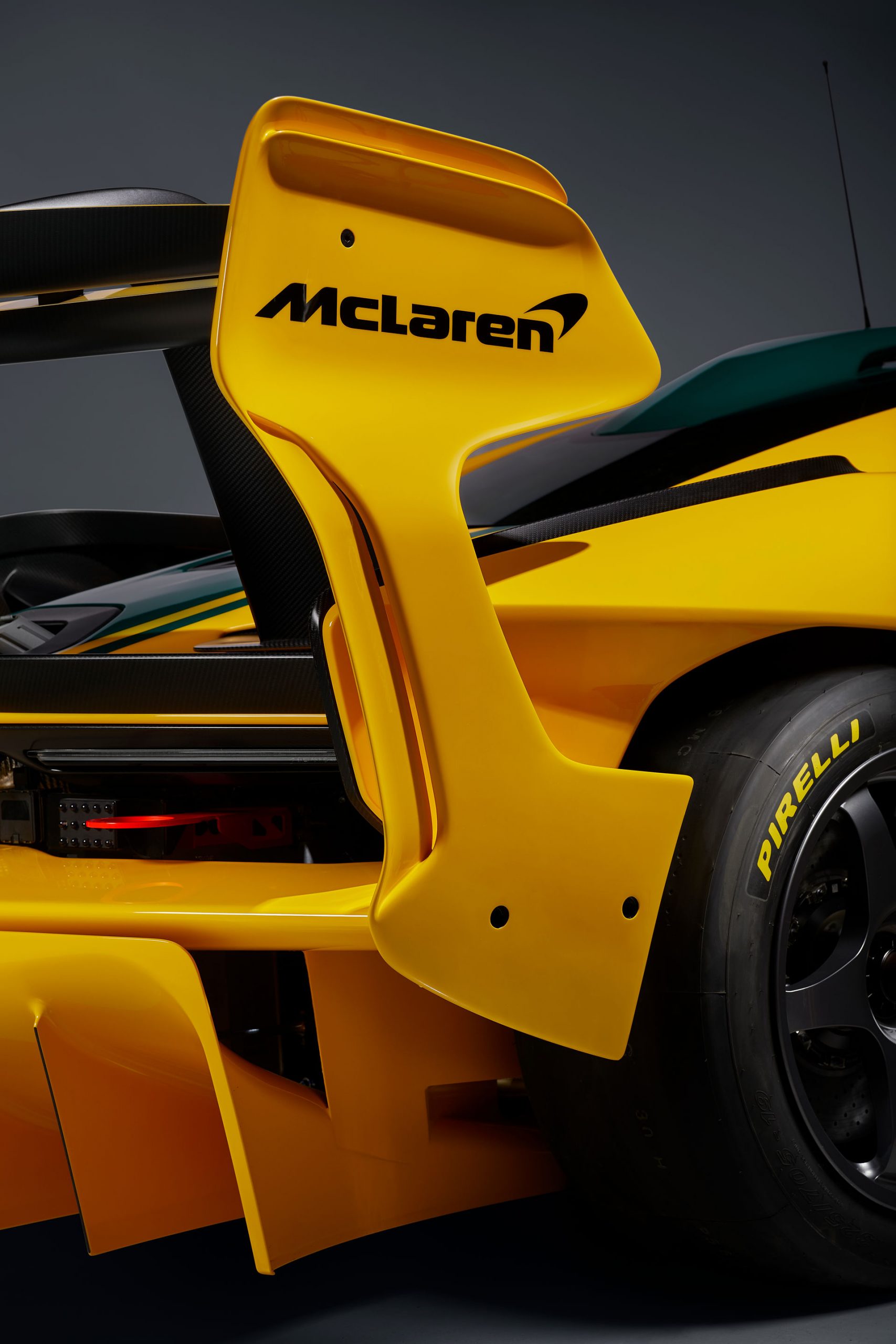 Mclaren Senna Gtr Lm 825/6 Harrods Wallpapers