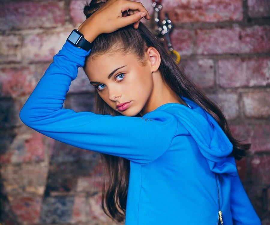 Meika Woollard Australian Model Wallpapers