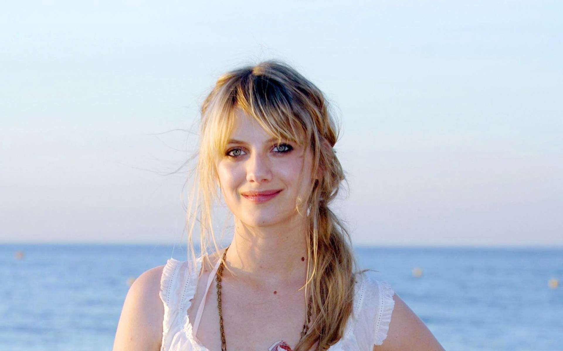 Melanie Laurent Wallpapers