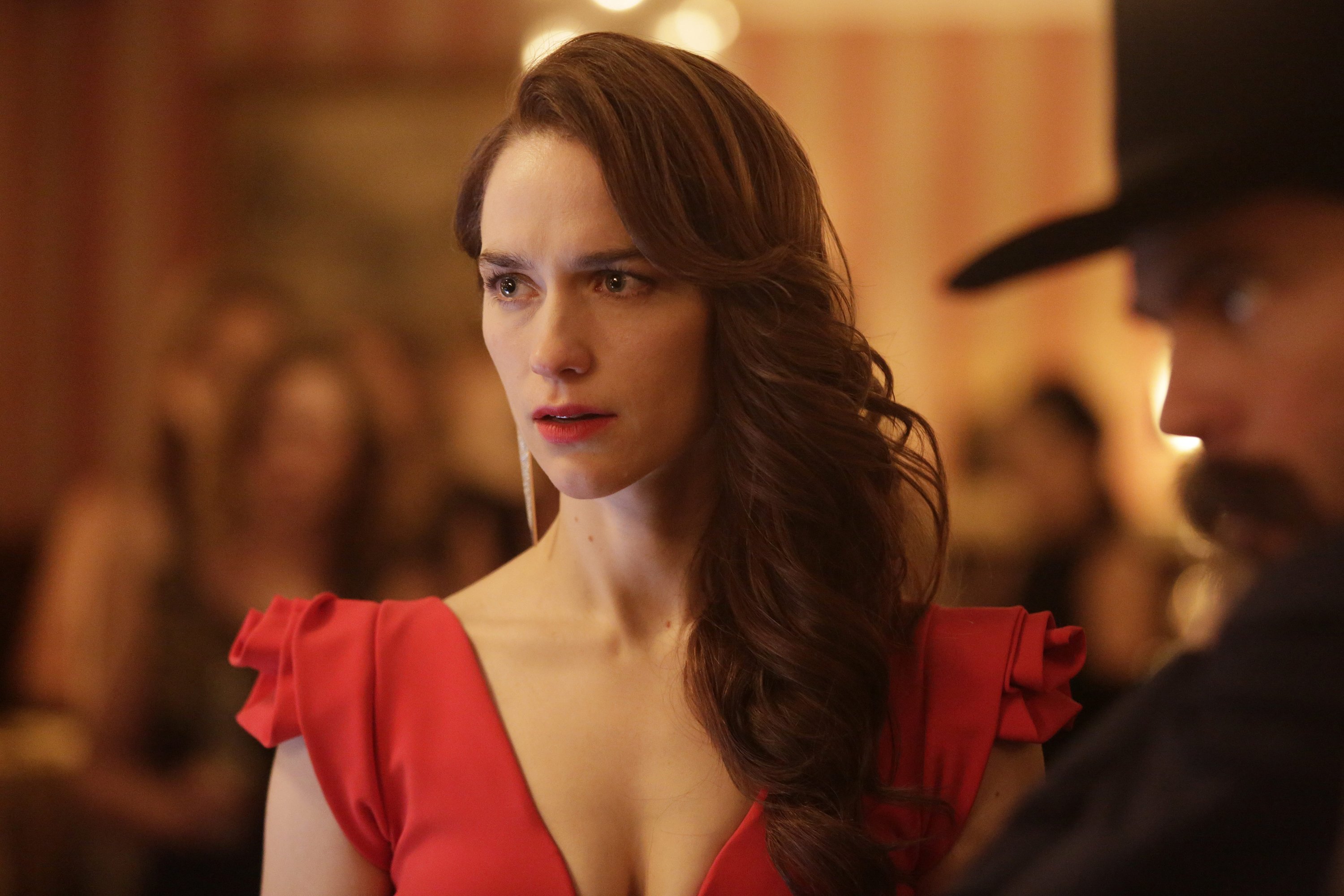 Melanie Scrofano In Wynonna Earp Wallpapers