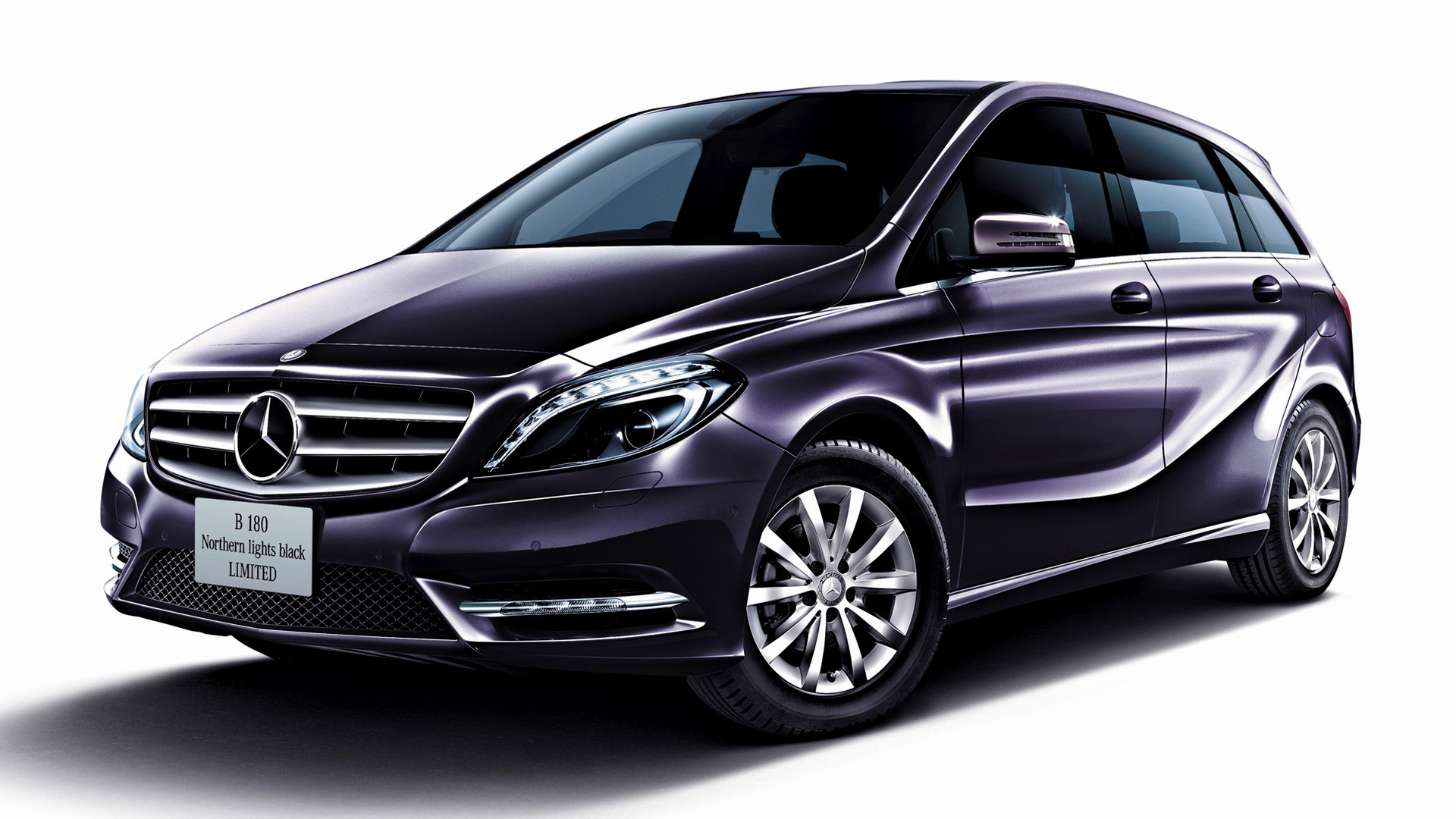 Mercedes-Benz B200 Wallpapers