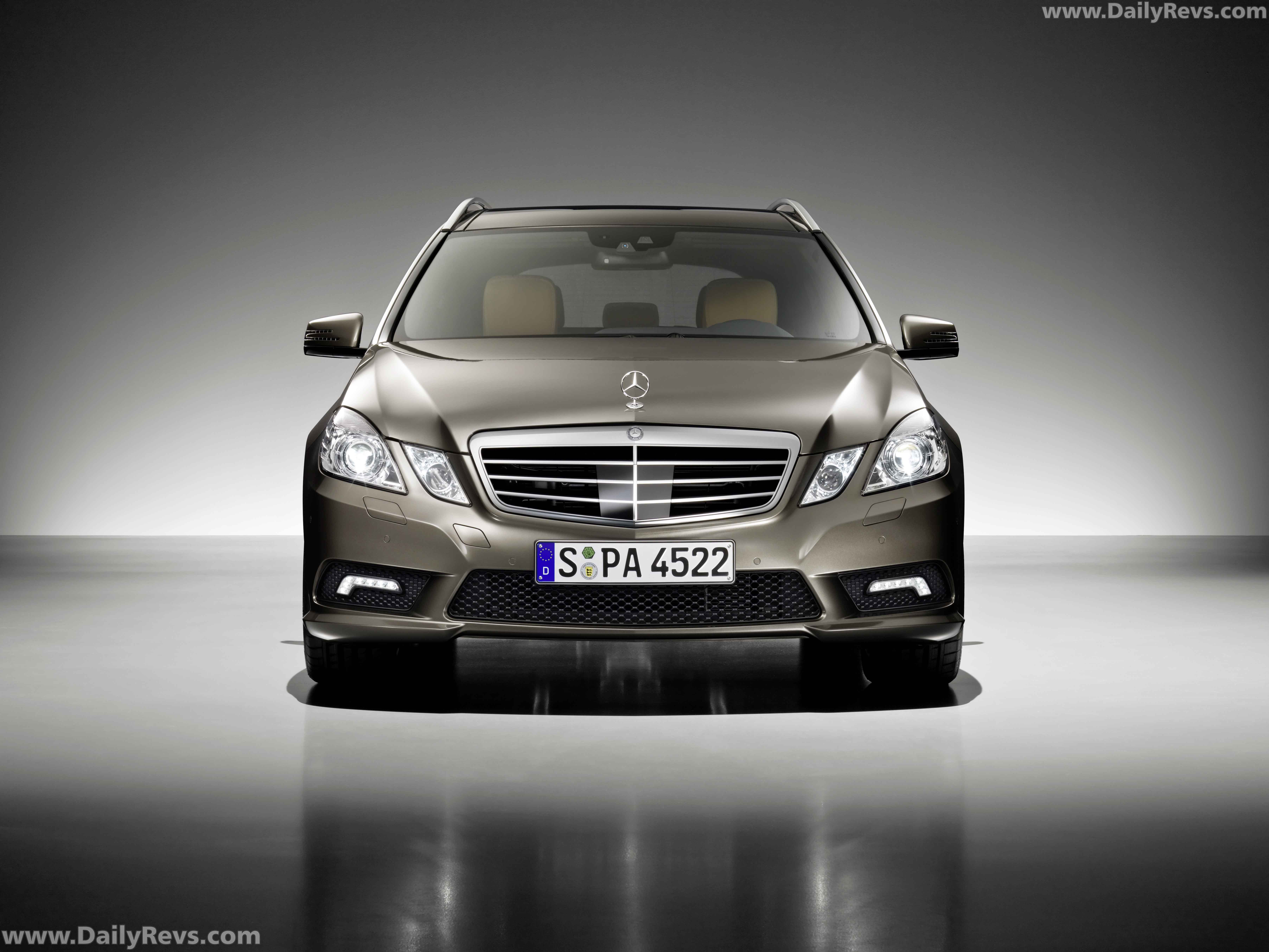 Mercedes-Benz E 220D Estate With Sports Grille Wallpapers