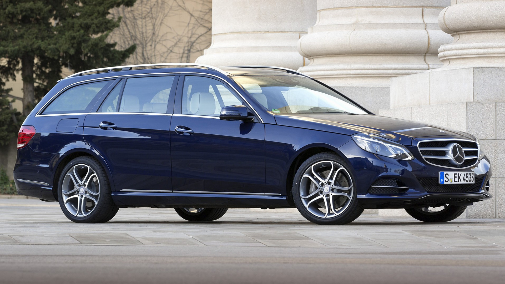 Mercedes-Benz E 220D Estate With Sports Grille Wallpapers